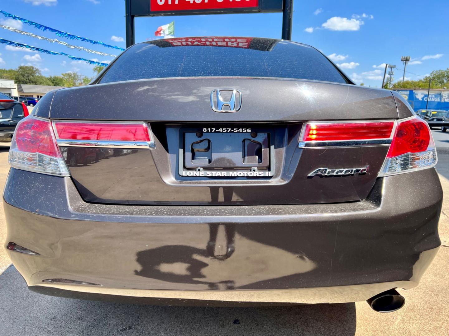 2011 GRAY HONDA ACCORD LX (1HGCP2F38BA) , located at 5900 E. Lancaster Ave., Fort Worth, TX, 76112, (817) 457-5456, 0.000000, 0.000000 - This is a 2011 HONDA ACCORD LX 4 DOOR SEDAN that is in excellent condition. There are no dents or scratches. The interior is clean with no rips or tears or stains. All power windows, door locks and seats. Ice cold AC for those hot Texas summer days. It is equipped with a CD player, AM/FM radio, AUX - Photo#5