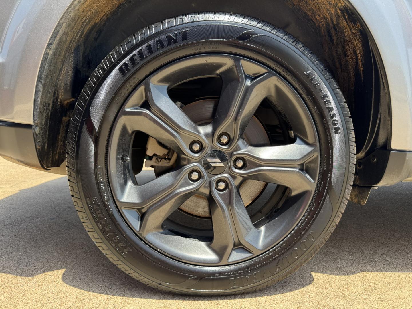 2018 SILVER DODGE JOURNEY CROSSROAD (3C4PDCGGXJT) , located at 5900 E. Lancaster Ave., Fort Worth, TX, 76112, (817) 457-5456, 0.000000, 0.000000- Photo#23