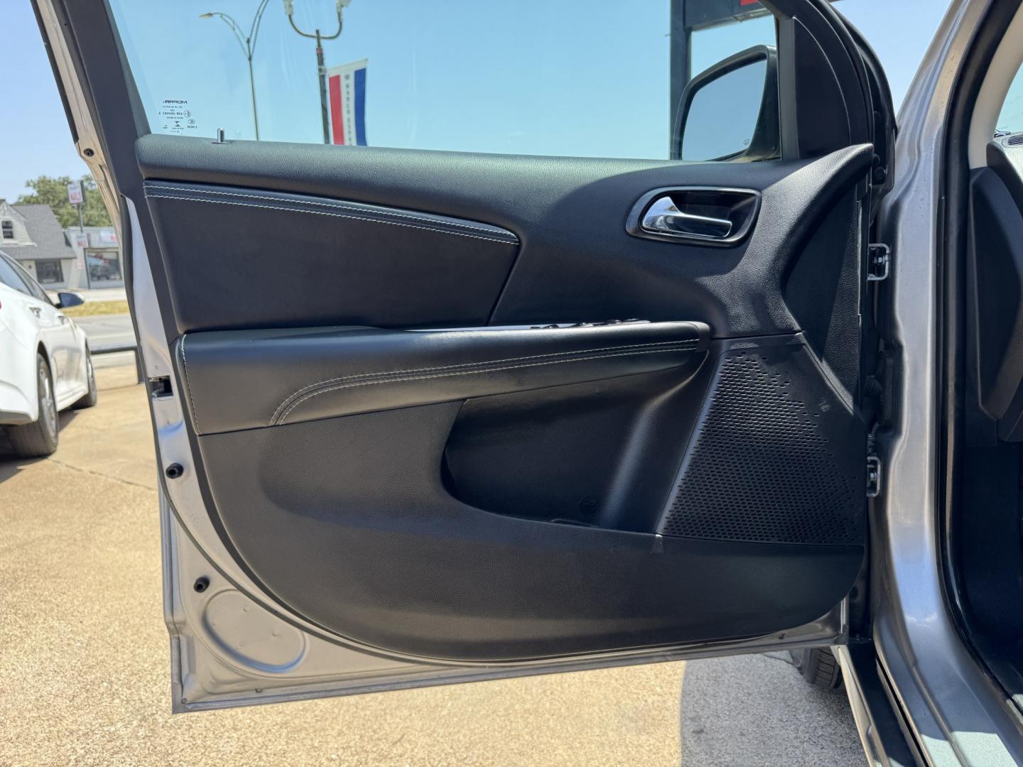 2018 SILVER DODGE JOURNEY CROSSROAD (3C4PDCGGXJT) , located at 5900 E. Lancaster Ave., Fort Worth, TX, 76112, (817) 457-5456, 0.000000, 0.000000- Photo#8