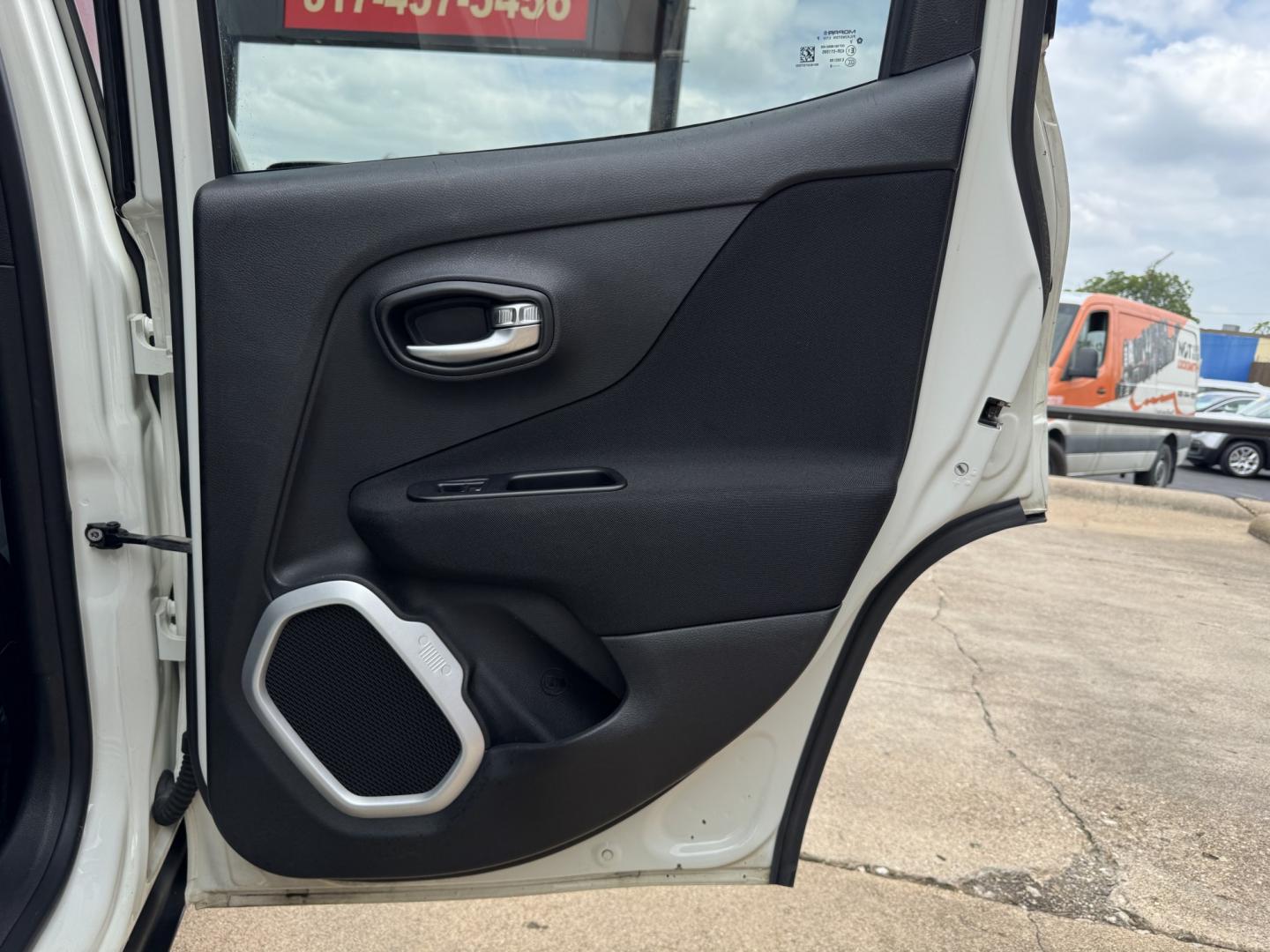 2018 WHITE JEEP RENEGADE LATITUDE (ZACCJABB0JP) , located at 5900 E. Lancaster Ave., Fort Worth, TX, 76112, (817) 457-5456, 0.000000, 0.000000- Photo#13
