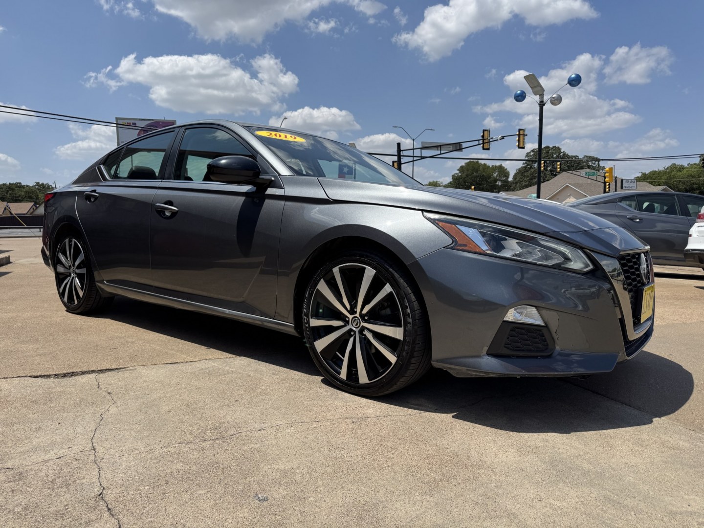 2019 GRAY NISSAN ALTIMA 2.5 SR (1N4BL4CV3KC) , located at 5900 E. Lancaster Ave., Fort Worth, TX, 76112, (817) 457-5456, 0.000000, 0.000000- Photo#2