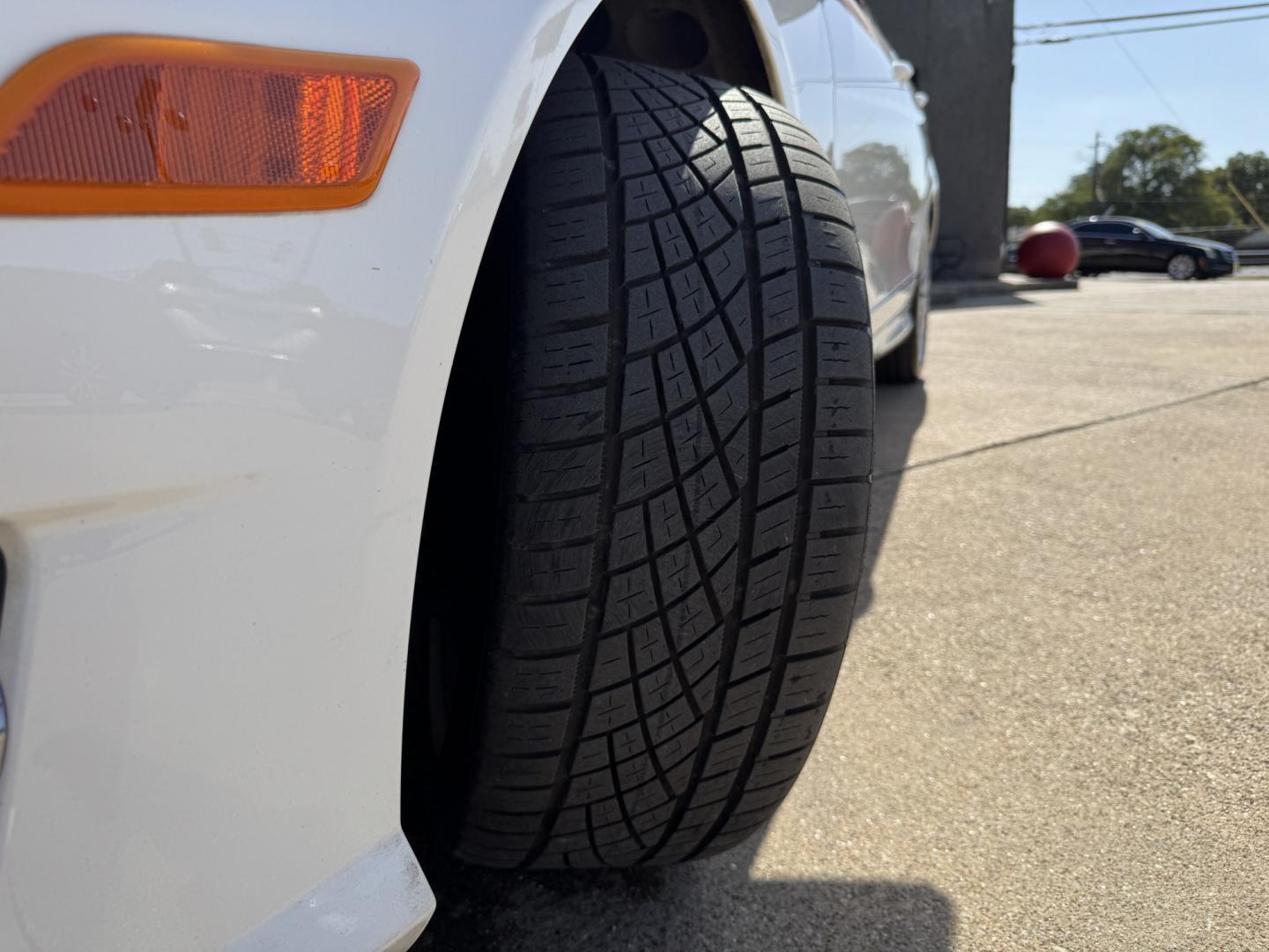 2014 WHITE MERCEDES-BENZ C-CLASS C300 4MATIC (WDDGF8AB0EG) , located at 5900 E. Lancaster Ave., Fort Worth, TX, 76112, (817) 457-5456, 0.000000, 0.000000- Photo#25