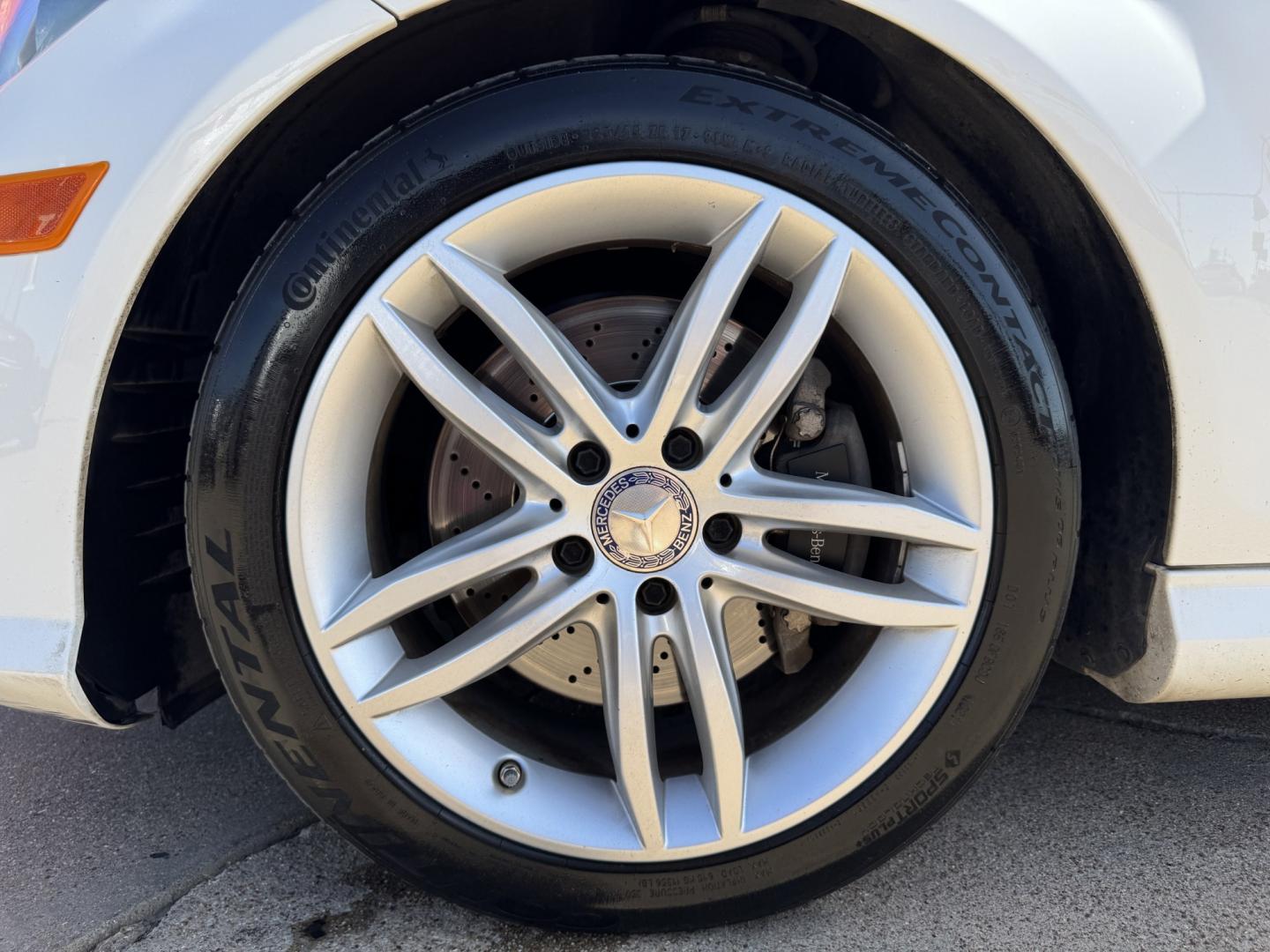 2014 WHITE MERCEDES-BENZ C-CLASS C300 4MATIC (WDDGF8AB0EG) , located at 5900 E. Lancaster Ave., Fort Worth, TX, 76112, (817) 457-5456, 0.000000, 0.000000- Photo#26