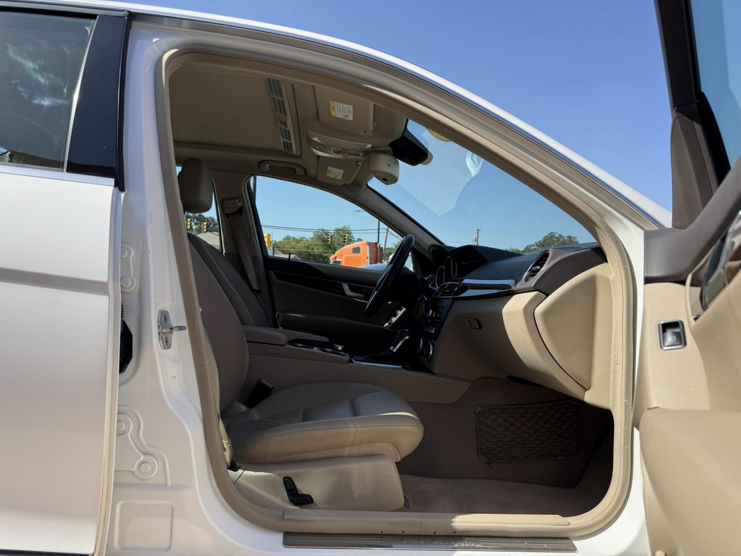 2014 WHITE MERCEDES-BENZ C-CLASS C300 4MATIC (WDDGF8AB0EG) , located at 5900 E. Lancaster Ave., Fort Worth, TX, 76112, (817) 457-5456, 0.000000, 0.000000- Photo#17