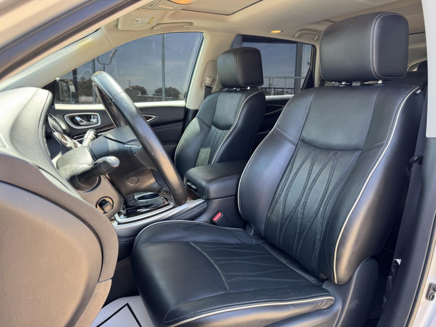2018 SILVER INFINITI QX60 BASE (5N1DL0MN0JC) , located at 5900 E. Lancaster Ave., Fort Worth, TX, 76112, (817) 457-5456, 0.000000, 0.000000- Photo#13