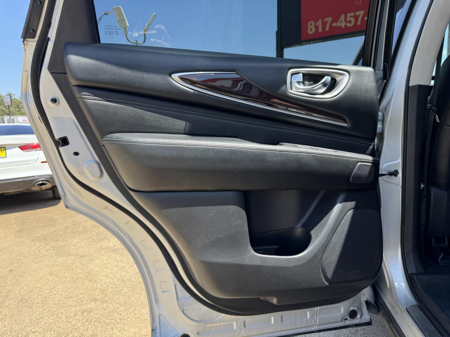 2018 SILVER INFINITI QX60 BASE (5N1DL0MN0JC) , located at 5900 E. Lancaster Ave., Fort Worth, TX, 76112, (817) 457-5456, 0.000000, 0.000000- Photo#15