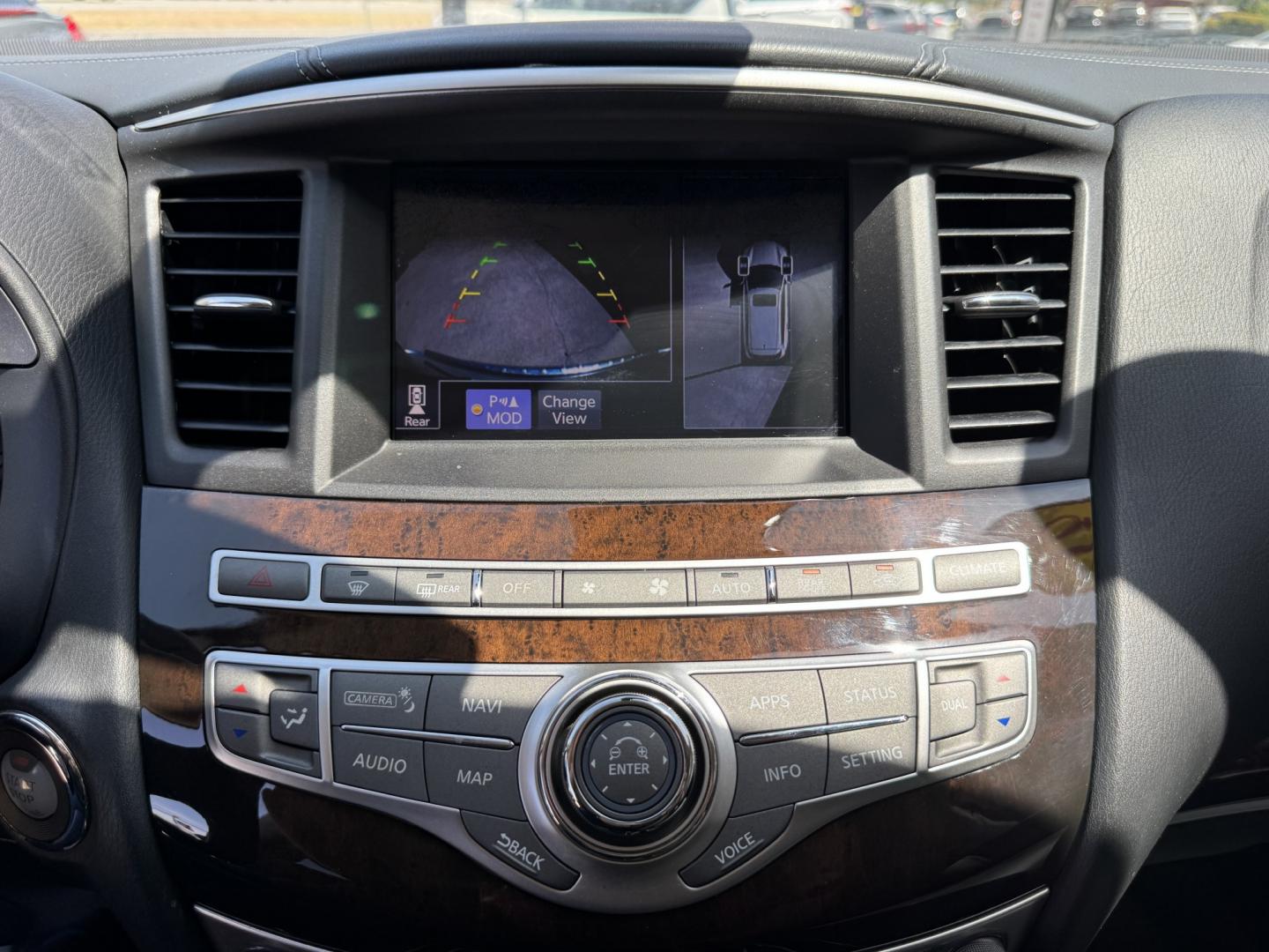 2018 SILVER INFINITI QX60 BASE (5N1DL0MN0JC) , located at 5900 E. Lancaster Ave., Fort Worth, TX, 76112, (817) 457-5456, 0.000000, 0.000000- Photo#29