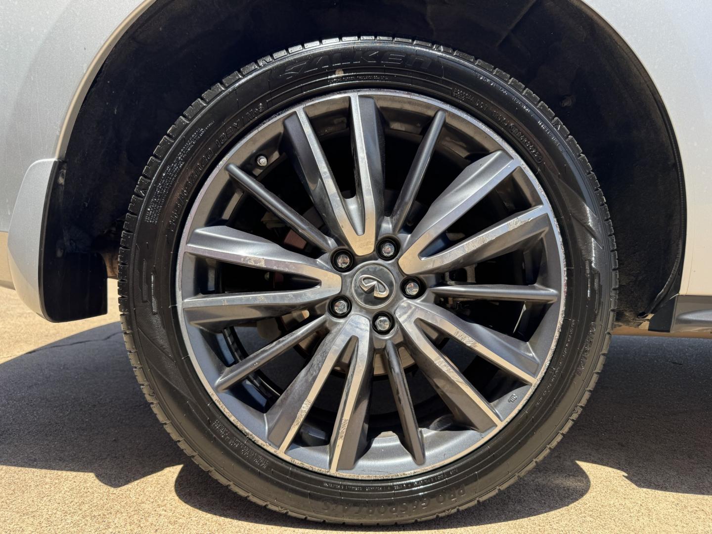 2018 SILVER INFINITI QX60 BASE (5N1DL0MN0JC) , located at 5900 E. Lancaster Ave., Fort Worth, TX, 76112, (817) 457-5456, 0.000000, 0.000000- Photo#32