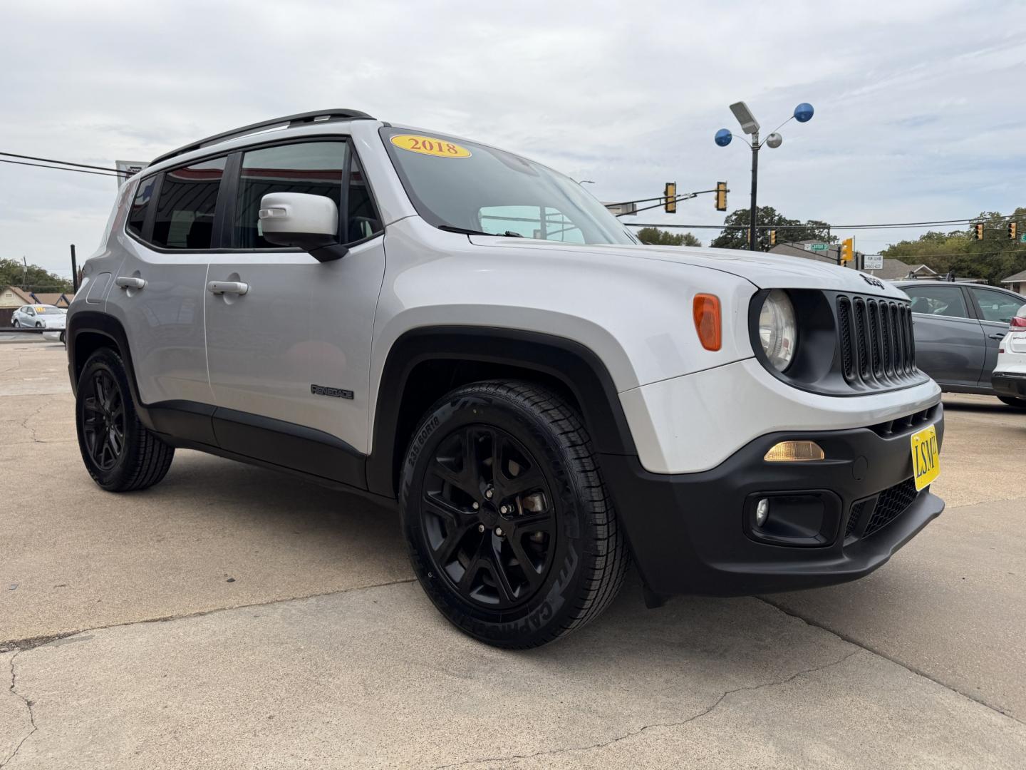 2018 SILVER JEEP RENEGADE LATITUDE (ZACCJABB0JP) , located at 5900 E. Lancaster Ave., Fort Worth, TX, 76112, (817) 457-5456, 0.000000, 0.000000- Photo#2