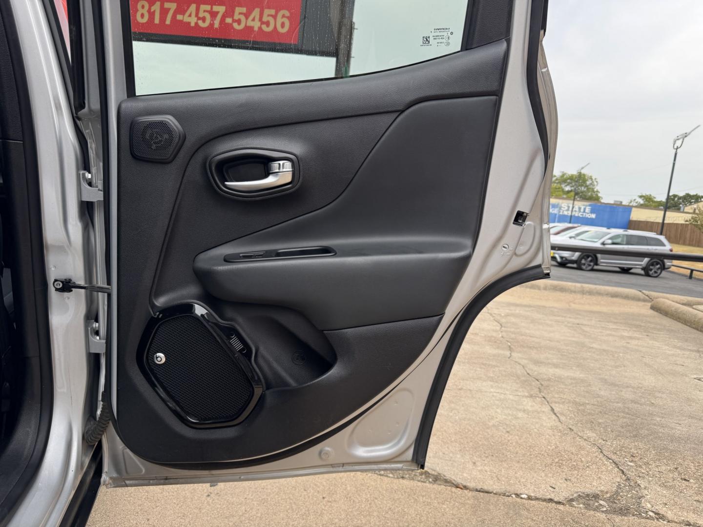 2018 SILVER JEEP RENEGADE LATITUDE (ZACCJABB0JP) , located at 5900 E. Lancaster Ave., Fort Worth, TX, 76112, (817) 457-5456, 0.000000, 0.000000- Photo#13