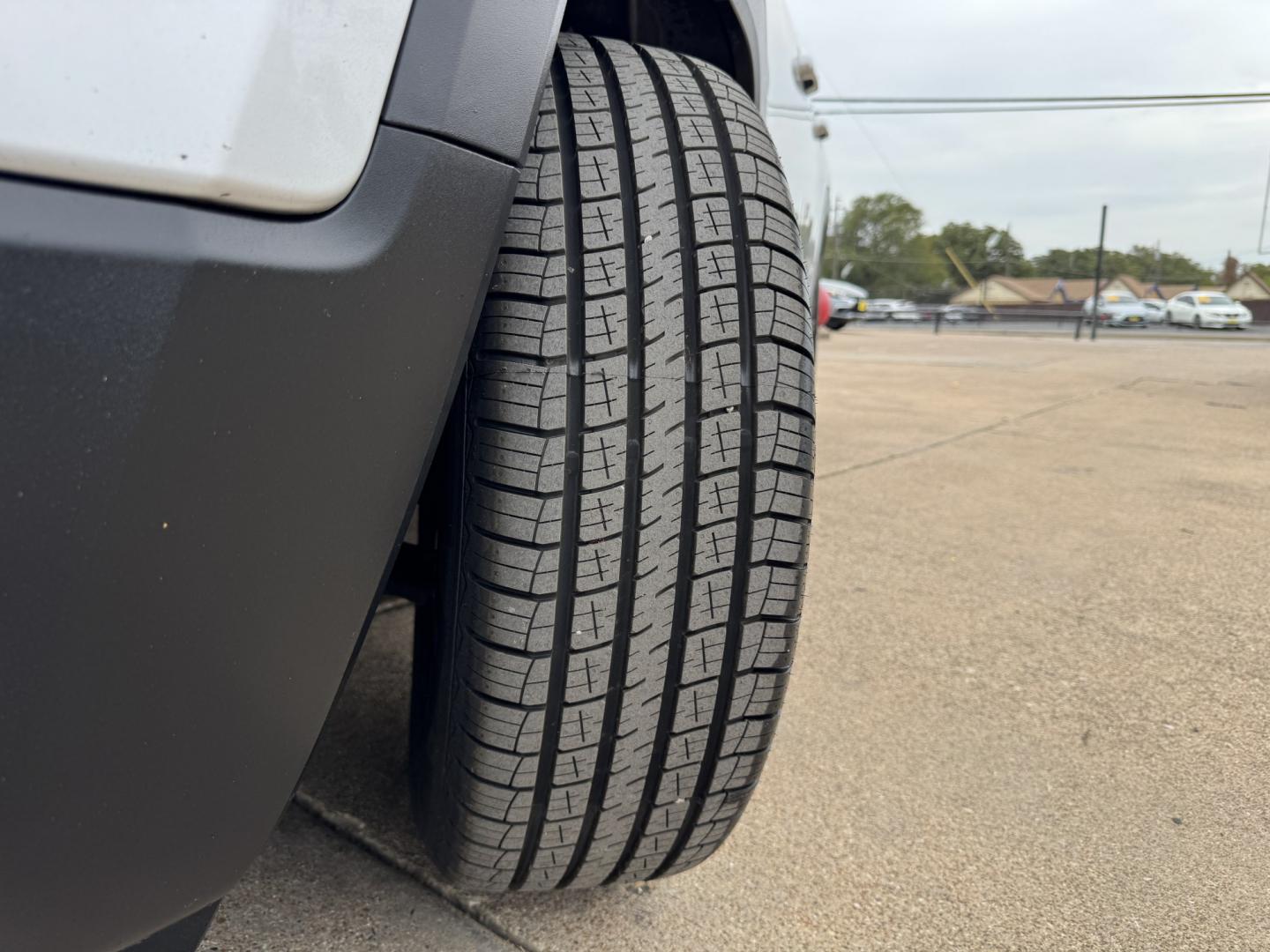 2018 SILVER JEEP RENEGADE LATITUDE (ZACCJABB0JP) , located at 5900 E. Lancaster Ave., Fort Worth, TX, 76112, (817) 457-5456, 0.000000, 0.000000- Photo#23