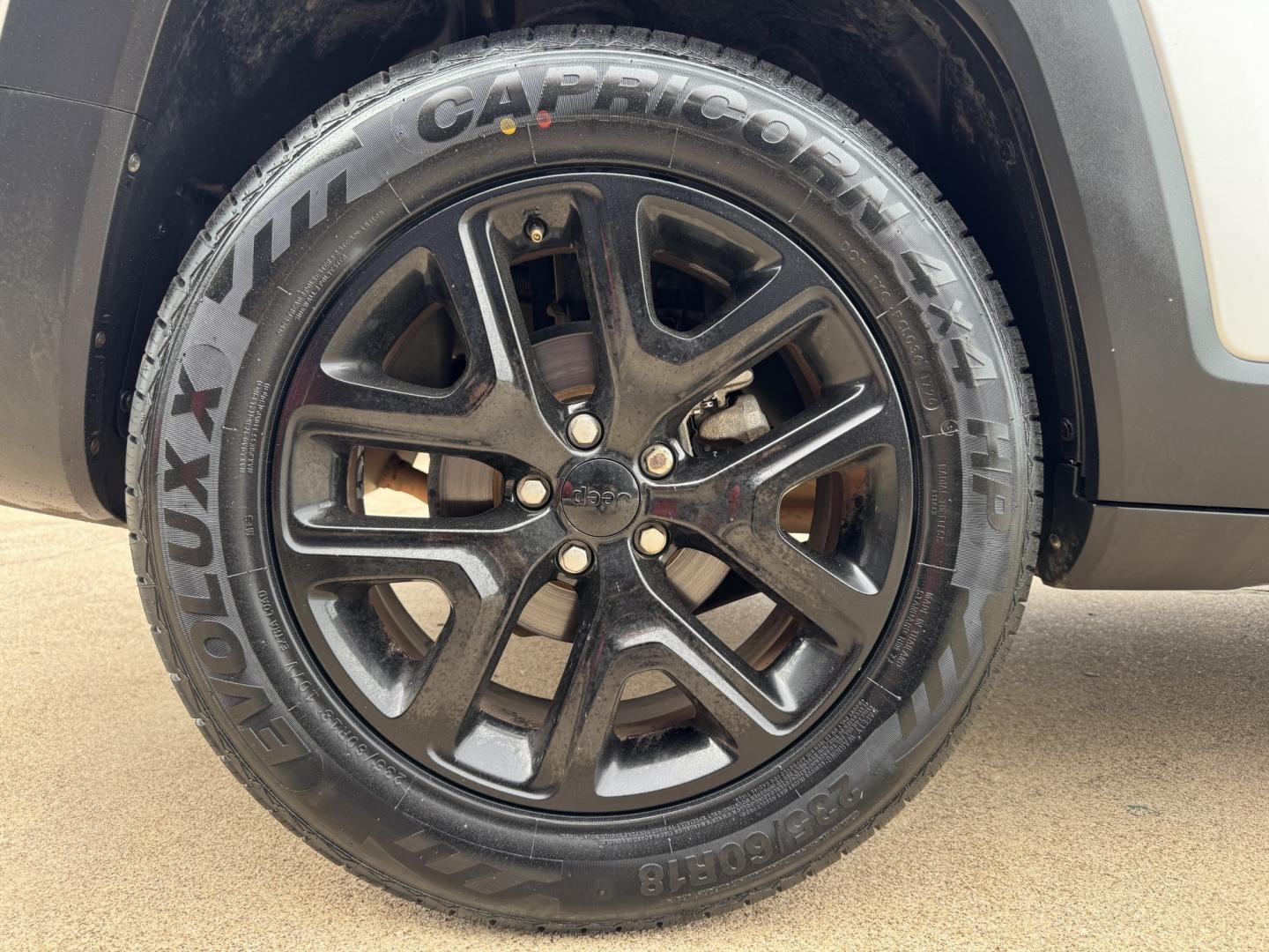 2018 SILVER JEEP RENEGADE LATITUDE (ZACCJABB0JP) , located at 5900 E. Lancaster Ave., Fort Worth, TX, 76112, (817) 457-5456, 0.000000, 0.000000- Photo#24