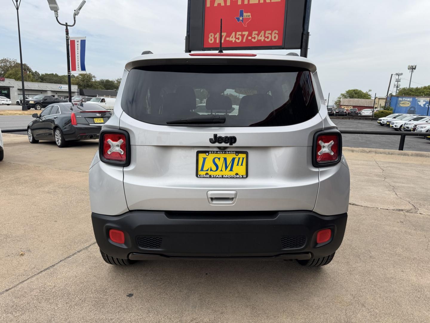 2018 SILVER JEEP RENEGADE LATITUDE (ZACCJABB0JP) , located at 5900 E. Lancaster Ave., Fort Worth, TX, 76112, (817) 457-5456, 0.000000, 0.000000- Photo#4