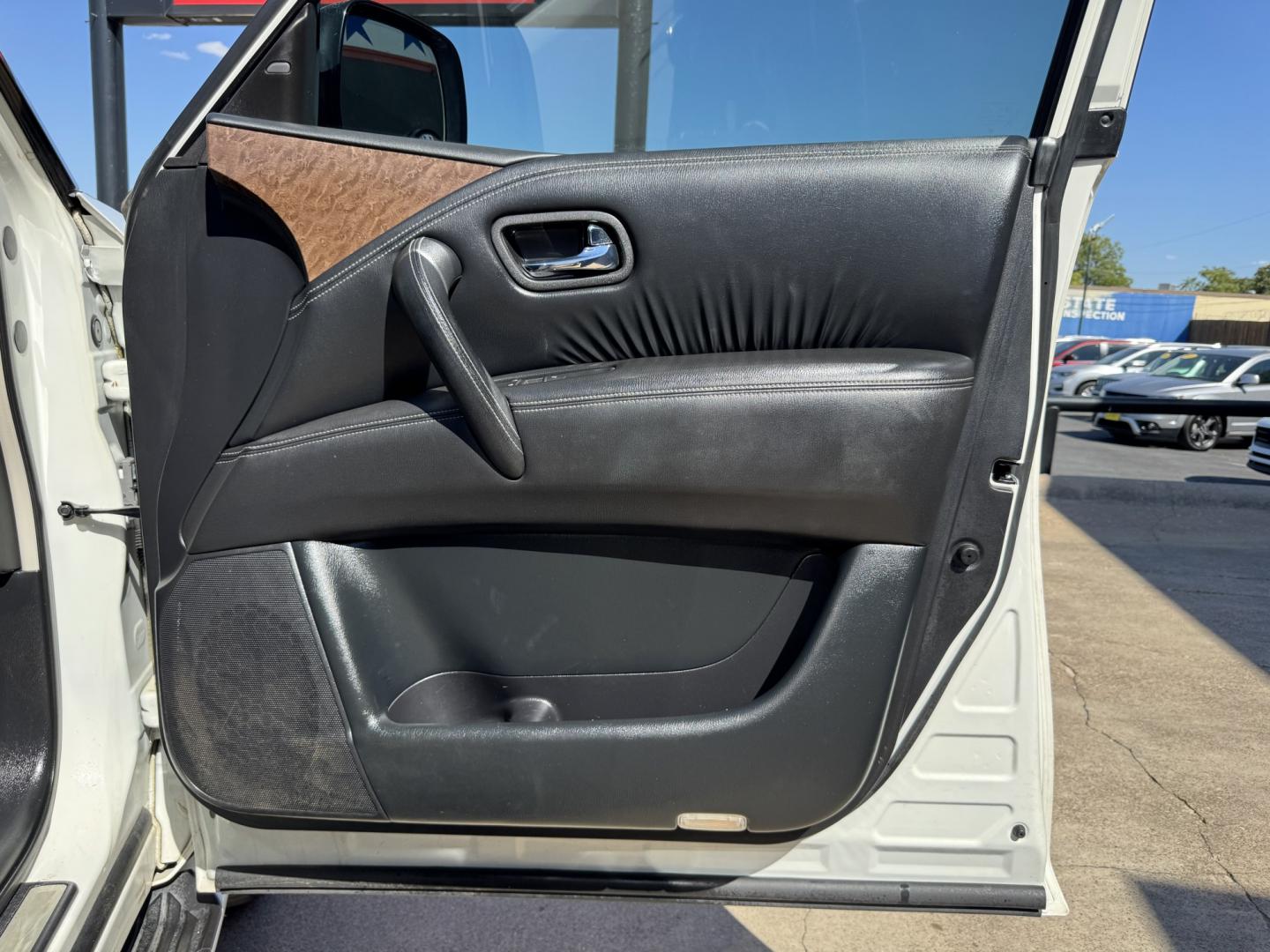 2016 WHITE INFINITI QX80 BASE (JN8AZ2NE8G9) , located at 5900 E. Lancaster Ave., Fort Worth, TX, 76112, (817) 457-5456, 0.000000, 0.000000- Photo#21