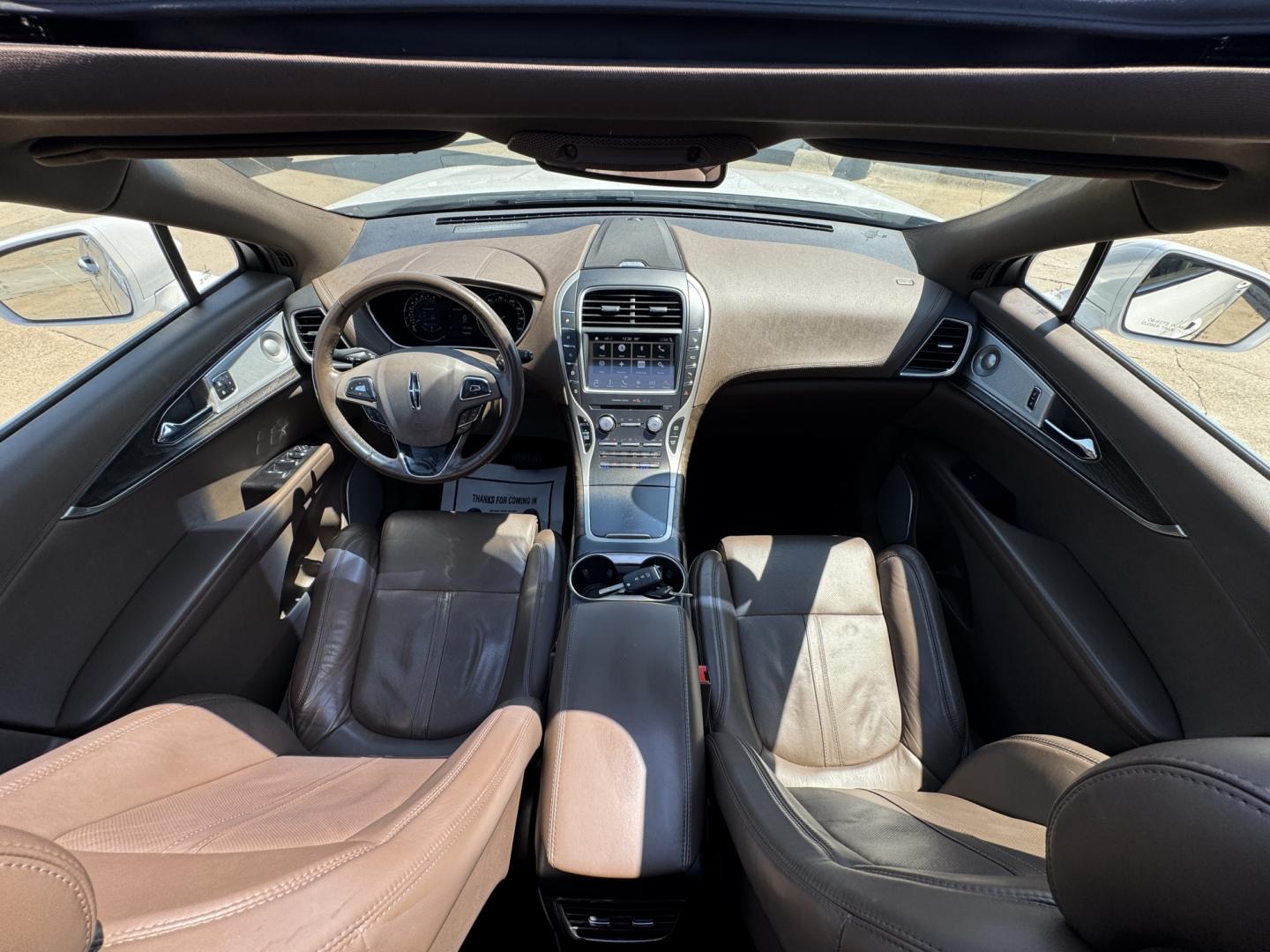 2017 WHITE LINCOLN MKX RESERVE (2LMPJ8LPXHB) , located at 5900 E. Lancaster Ave., Fort Worth, TX, 76112, (817) 457-5456, 0.000000, 0.000000- Photo#24