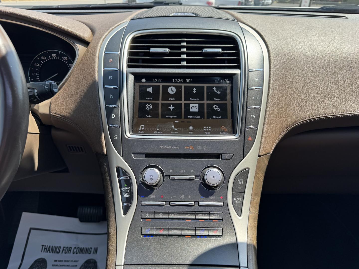 2017 WHITE LINCOLN MKX RESERVE (2LMPJ8LPXHB) , located at 5900 E. Lancaster Ave., Fort Worth, TX, 76112, (817) 457-5456, 0.000000, 0.000000- Photo#25
