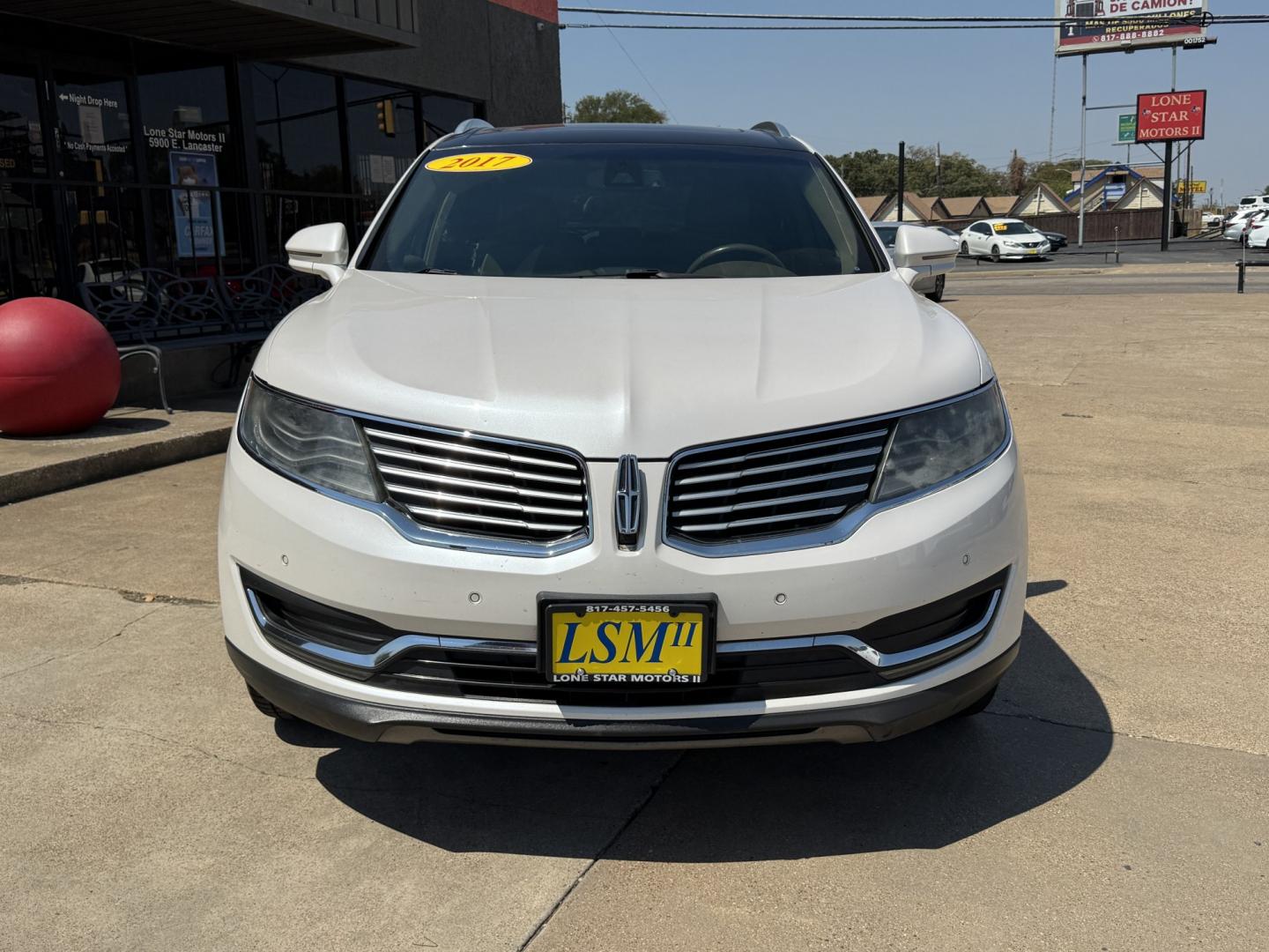 2017 WHITE LINCOLN MKX RESERVE (2LMPJ8LPXHB) , located at 5900 E. Lancaster Ave., Fort Worth, TX, 76112, (817) 457-5456, 0.000000, 0.000000- Photo#1