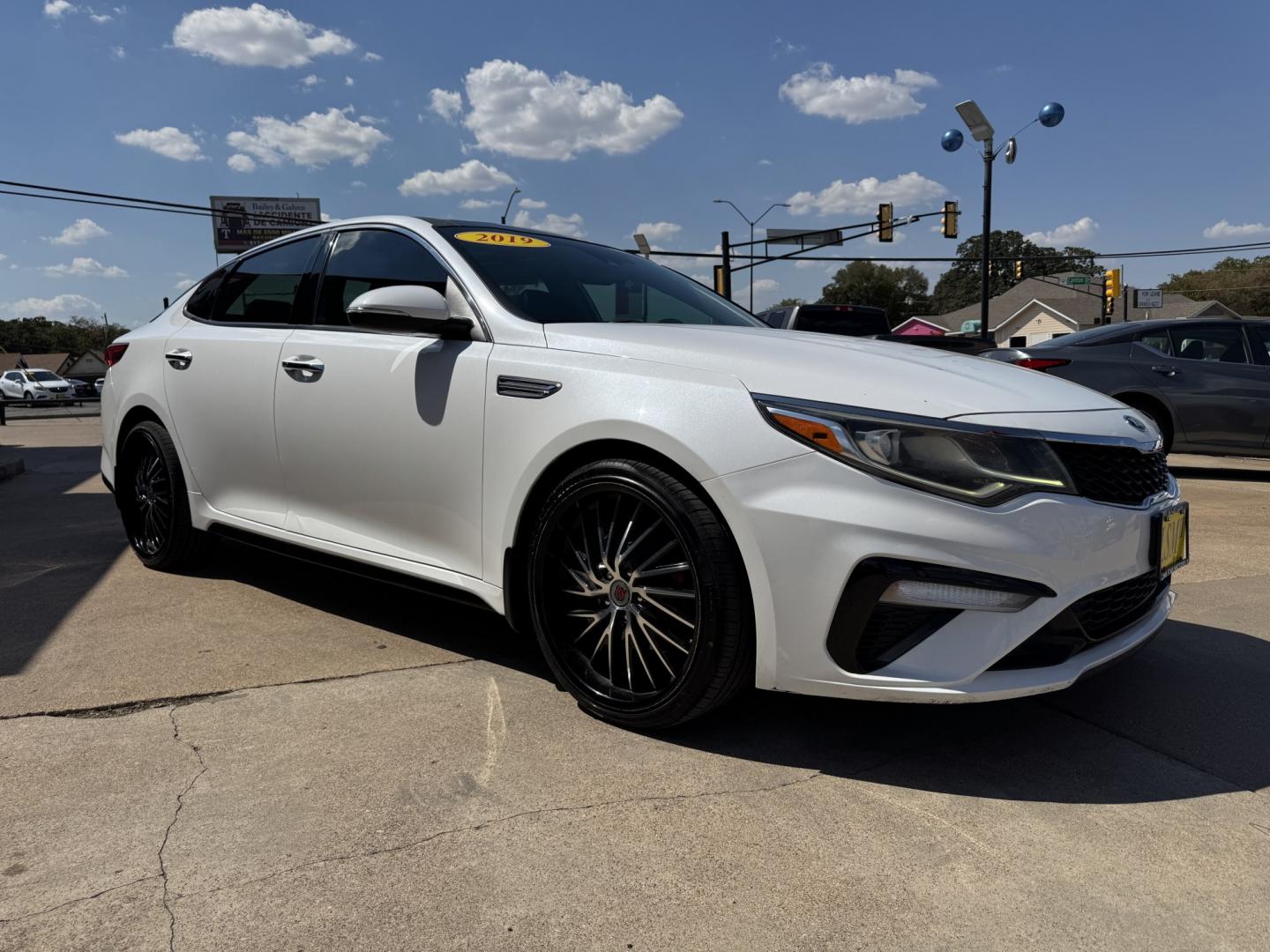 2019 WHITE KIA OPTIMA LX; S (5XXGT4L36KG) , located at 5900 E. Lancaster Ave., Fort Worth, TX, 76112, (817) 457-5456, 0.000000, 0.000000- Photo#2