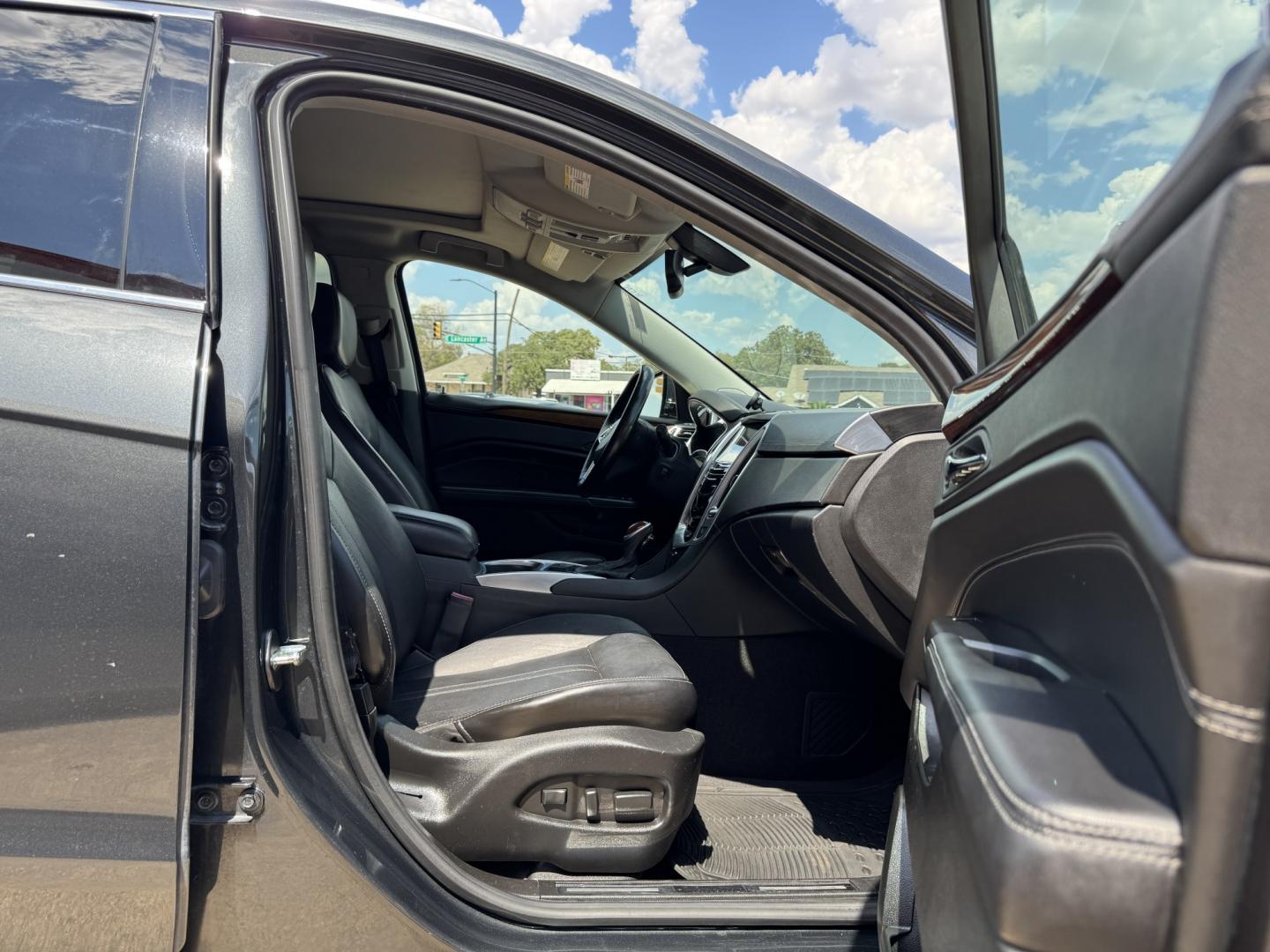 2014 GRAY CADILLAC SRX LUXURY (3GYFNEE33ES) , located at 5900 E. Lancaster Ave., Fort Worth, TX, 76112, (817) 457-5456, 0.000000, 0.000000- Photo#16