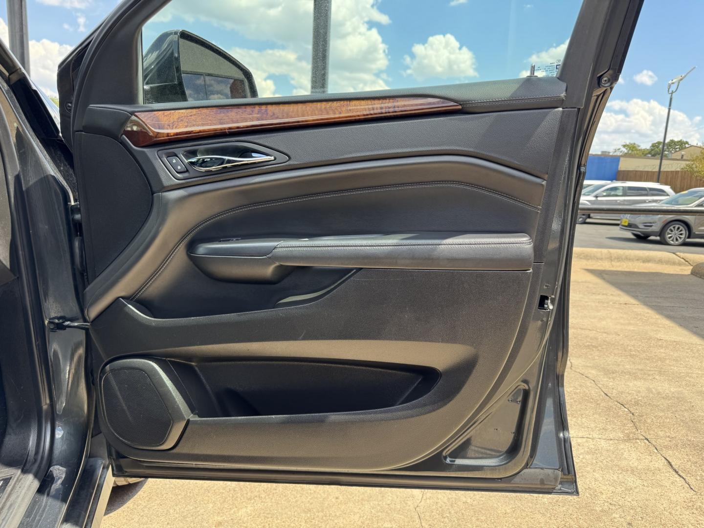 2014 GRAY CADILLAC SRX LUXURY (3GYFNEE33ES) , located at 5900 E. Lancaster Ave., Fort Worth, TX, 76112, (817) 457-5456, 0.000000, 0.000000- Photo#15