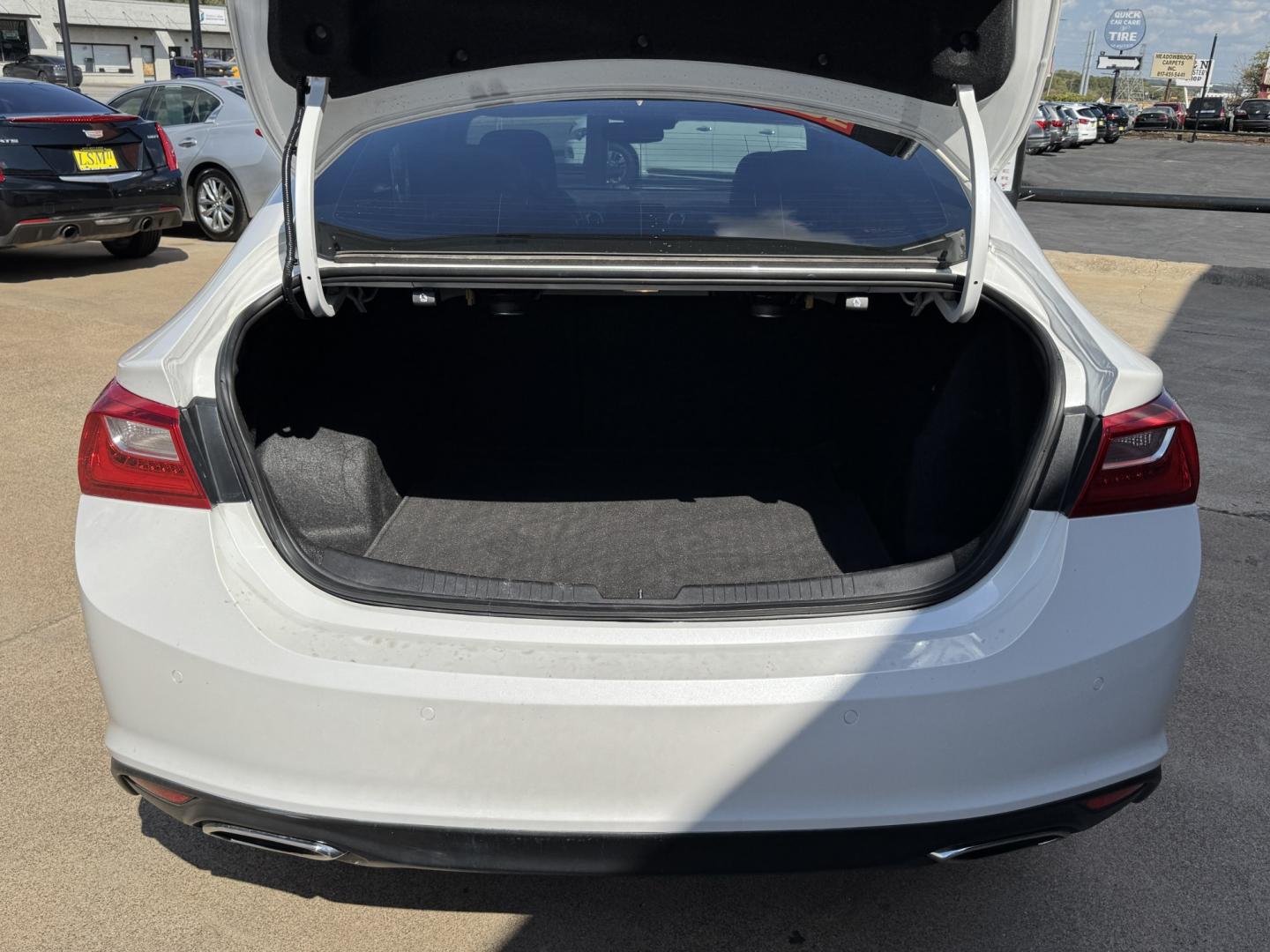 2018 WHITE CHEVROLET MALIBU PREMIER (2LZ) (1G1ZE5SX5JF) , located at 5900 E. Lancaster Ave., Fort Worth, TX, 76112, (817) 457-5456, 0.000000, 0.000000- Photo#5