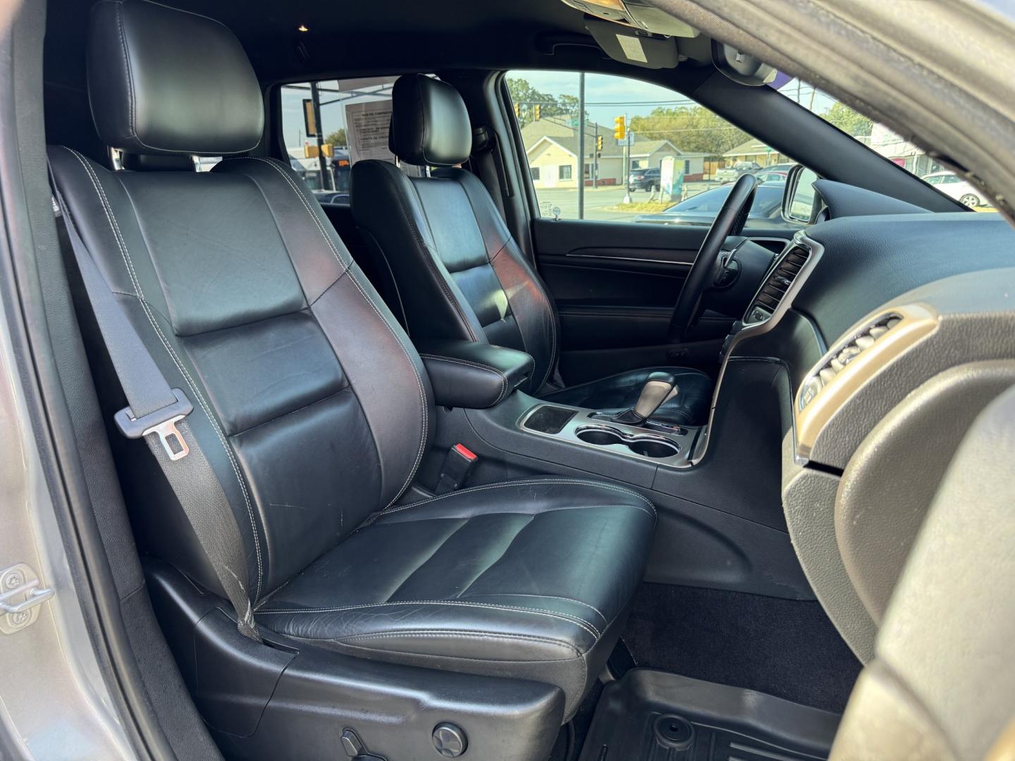 2017 SILVER JEEP GRAND CHEROKEE LIMIT (1C4RJEBG6HC) , located at 5900 E. Lancaster Ave., Fort Worth, TX, 76112, (817) 457-5456, 0.000000, 0.000000- Photo#17