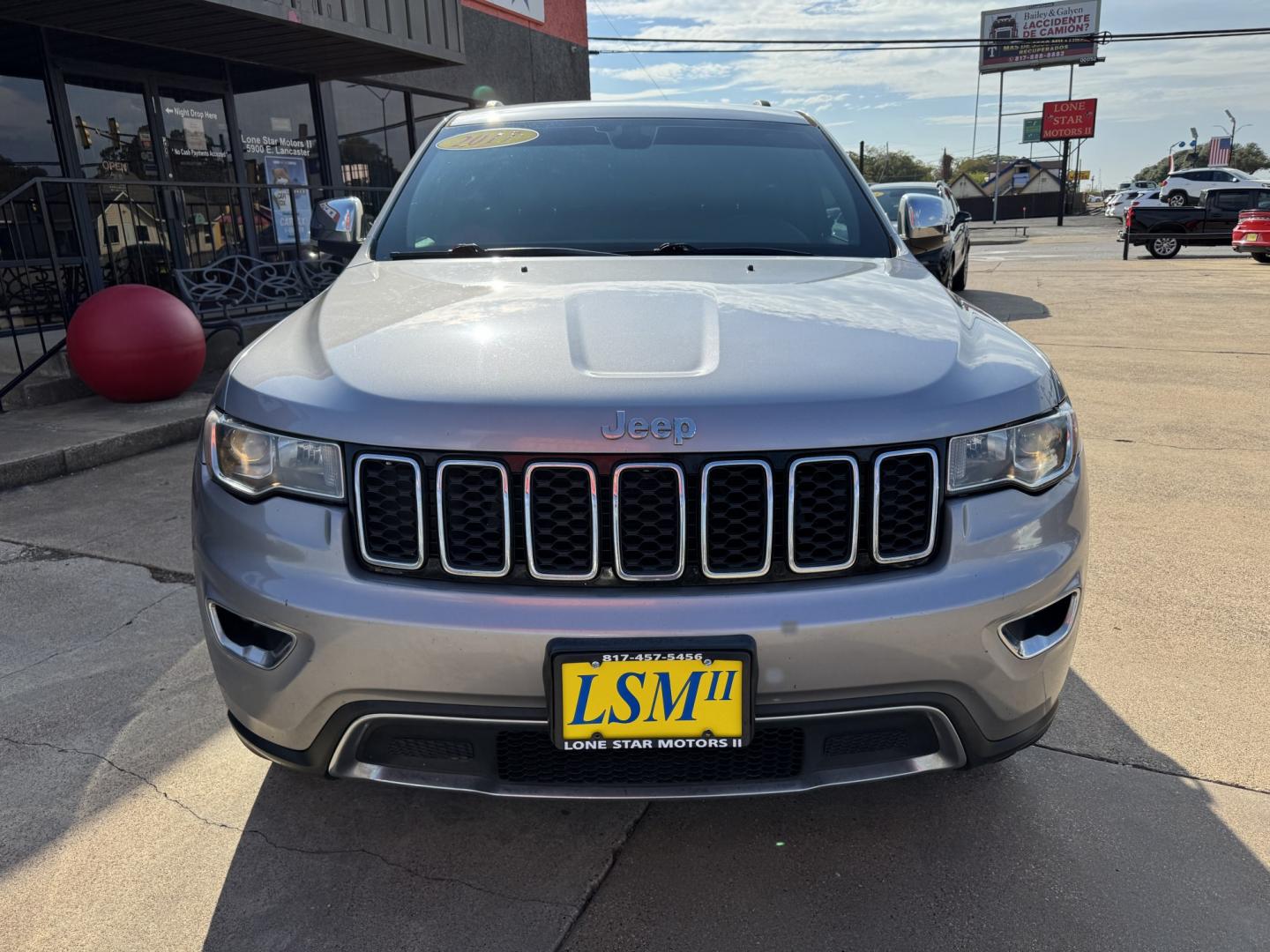 2017 SILVER JEEP GRAND CHEROKEE LIMIT (1C4RJEBG6HC) , located at 5900 E. Lancaster Ave., Fort Worth, TX, 76112, (817) 457-5456, 0.000000, 0.000000- Photo#1