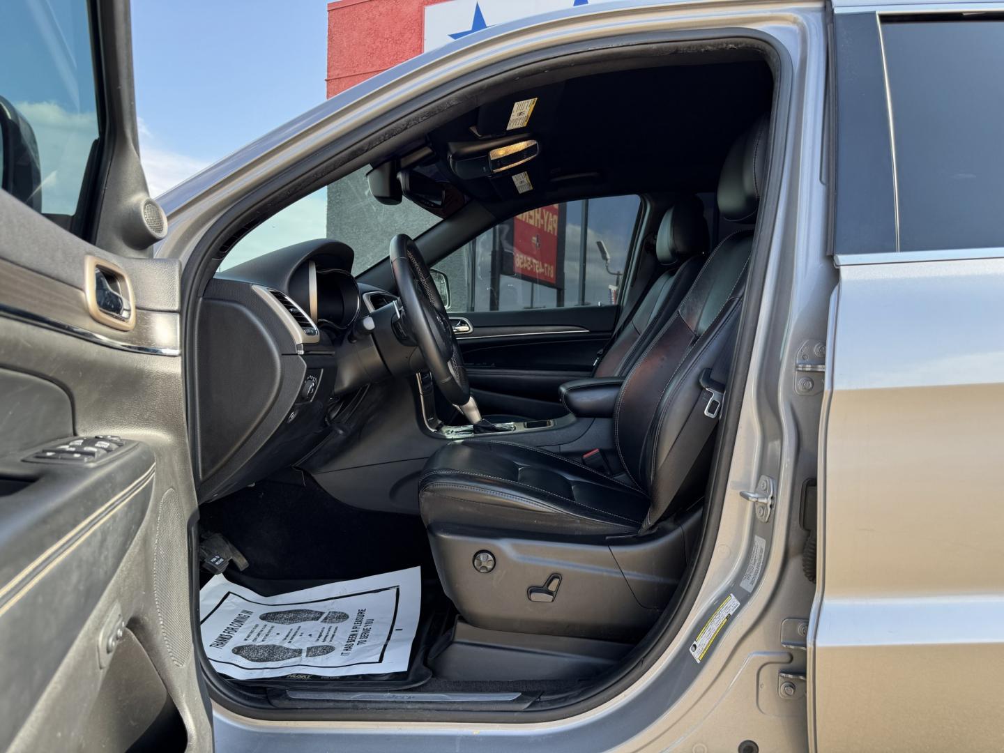 2017 SILVER JEEP GRAND CHEROKEE LIMIT (1C4RJEBG6HC) , located at 5900 E. Lancaster Ave., Fort Worth, TX, 76112, (817) 457-5456, 0.000000, 0.000000- Photo#8