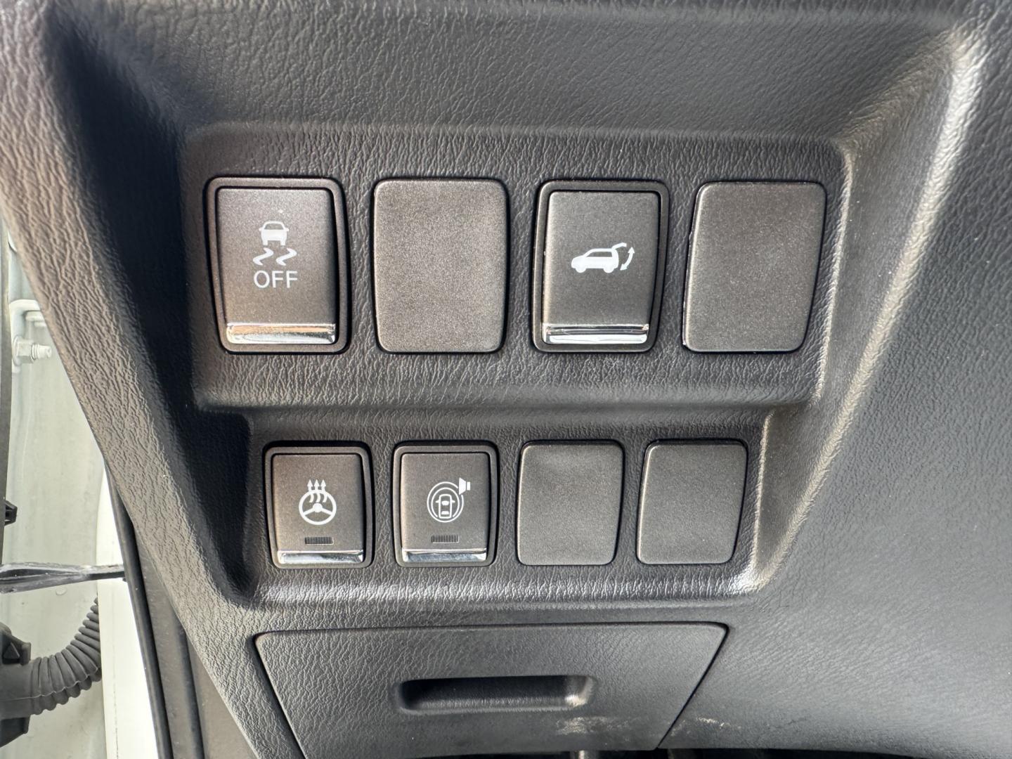 2019 WHITE INFINITI QX60 BASE (5N1DL0MN0KC) , located at 5900 E. Lancaster Ave., Fort Worth, TX, 76112, (817) 457-5456, 0.000000, 0.000000- Photo#11