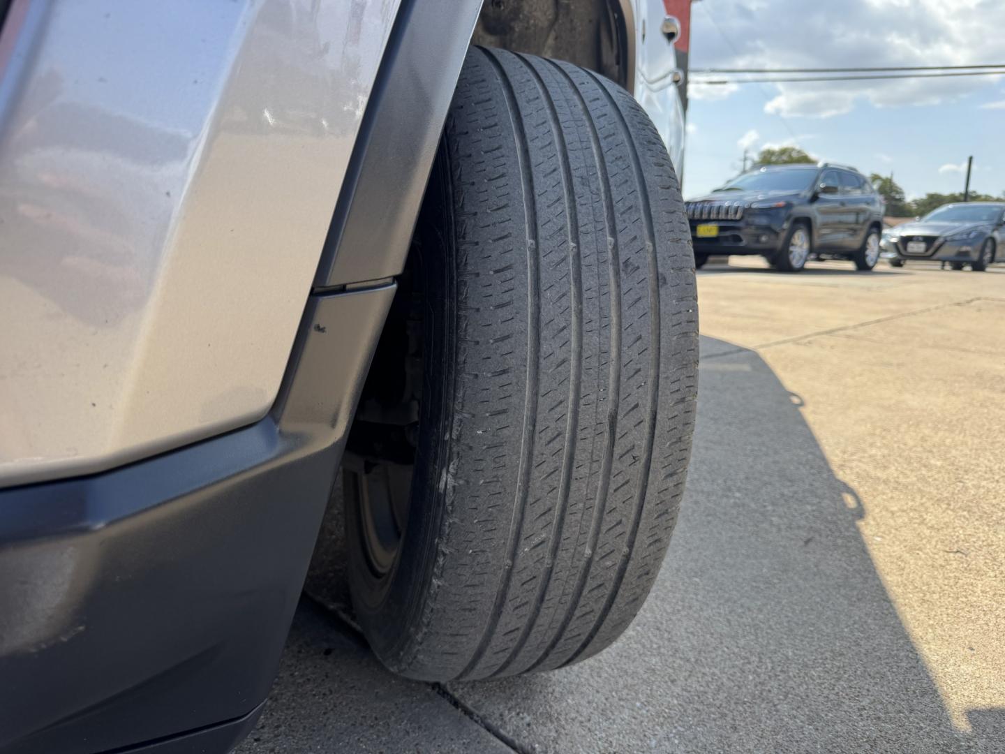 2018 SILVER JEEP COMPASS LATITUDE (3C4NJCBBXJT) , located at 5900 E. Lancaster Ave., Fort Worth, TX, 76112, (817) 457-5456, 0.000000, 0.000000- Photo#27