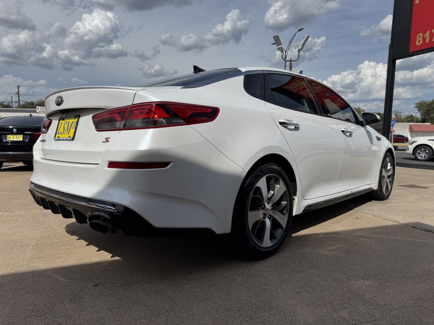 2019 WHITE KIA OPTIMA LX; S (5XXGT4L30KG) , located at 5900 E. Lancaster Ave., Fort Worth, TX, 76112, (817) 457-5456, 0.000000, 0.000000- Photo#3