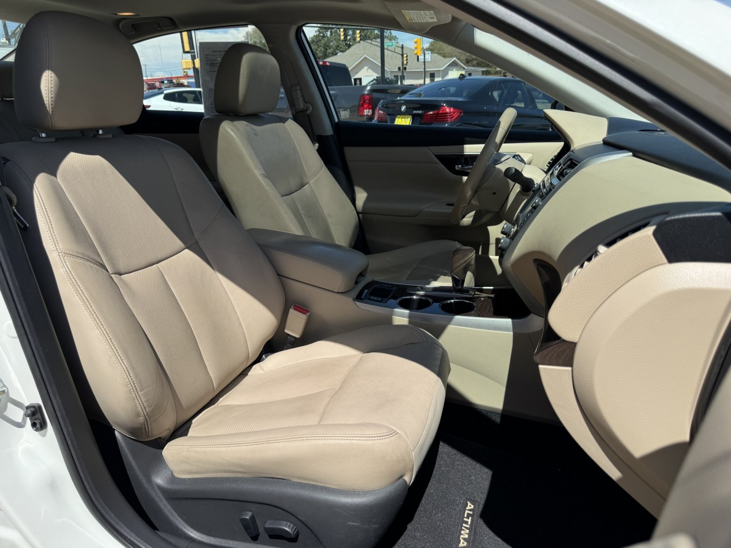 2015 WHITE NISSAN ALTIMA 2.5; 2.5 S; 2 (1N4AL3AP0FN) , located at 5900 E. Lancaster Ave., Fort Worth, TX, 76112, (817) 457-5456, 0.000000, 0.000000- Photo#19