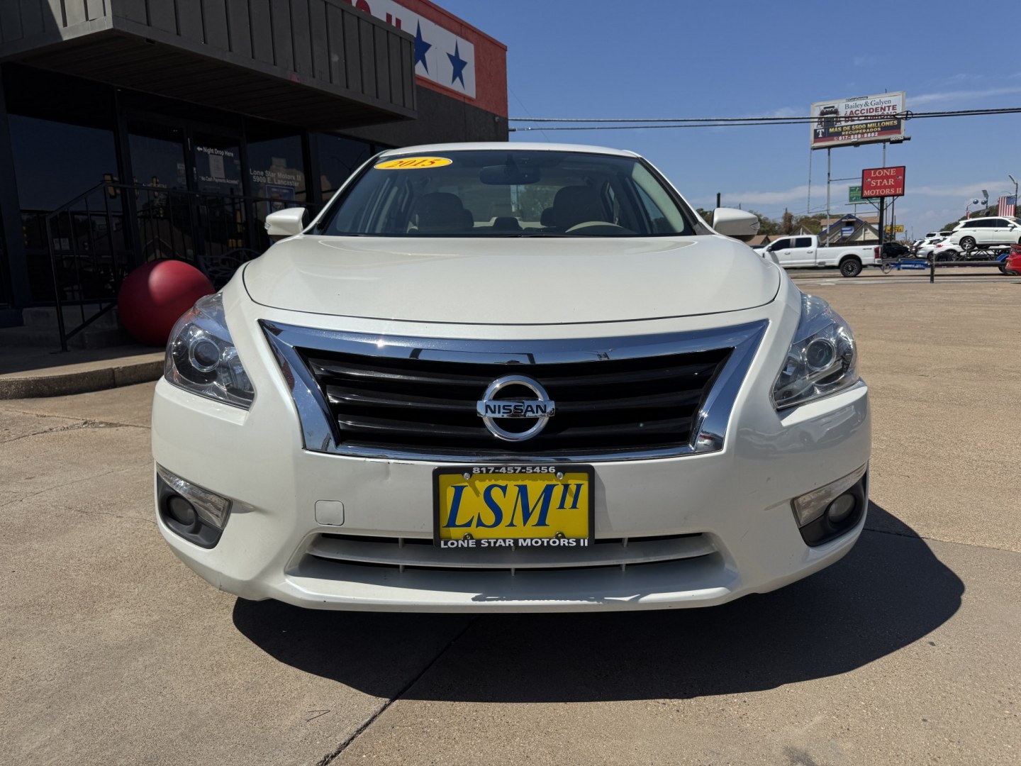 2015 WHITE NISSAN ALTIMA 2.5; 2.5 S; 2 (1N4AL3AP0FN) , located at 5900 E. Lancaster Ave., Fort Worth, TX, 76112, (817) 457-5456, 0.000000, 0.000000- Photo#1