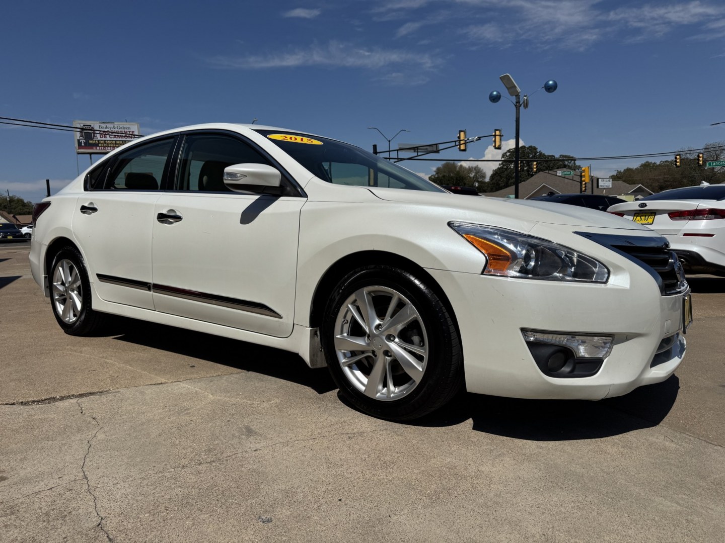 2015 WHITE NISSAN ALTIMA 2.5; 2.5 S; 2 (1N4AL3AP0FN) , located at 5900 E. Lancaster Ave., Fort Worth, TX, 76112, (817) 457-5456, 0.000000, 0.000000- Photo#2