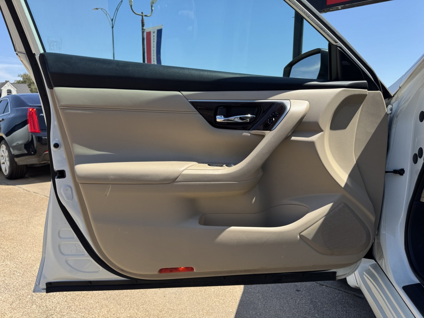 2015 WHITE NISSAN ALTIMA 2.5; 2.5 S; 2 (1N4AL3AP0FN) , located at 5900 E. Lancaster Ave., Fort Worth, TX, 76112, (817) 457-5456, 0.000000, 0.000000- Photo#7
