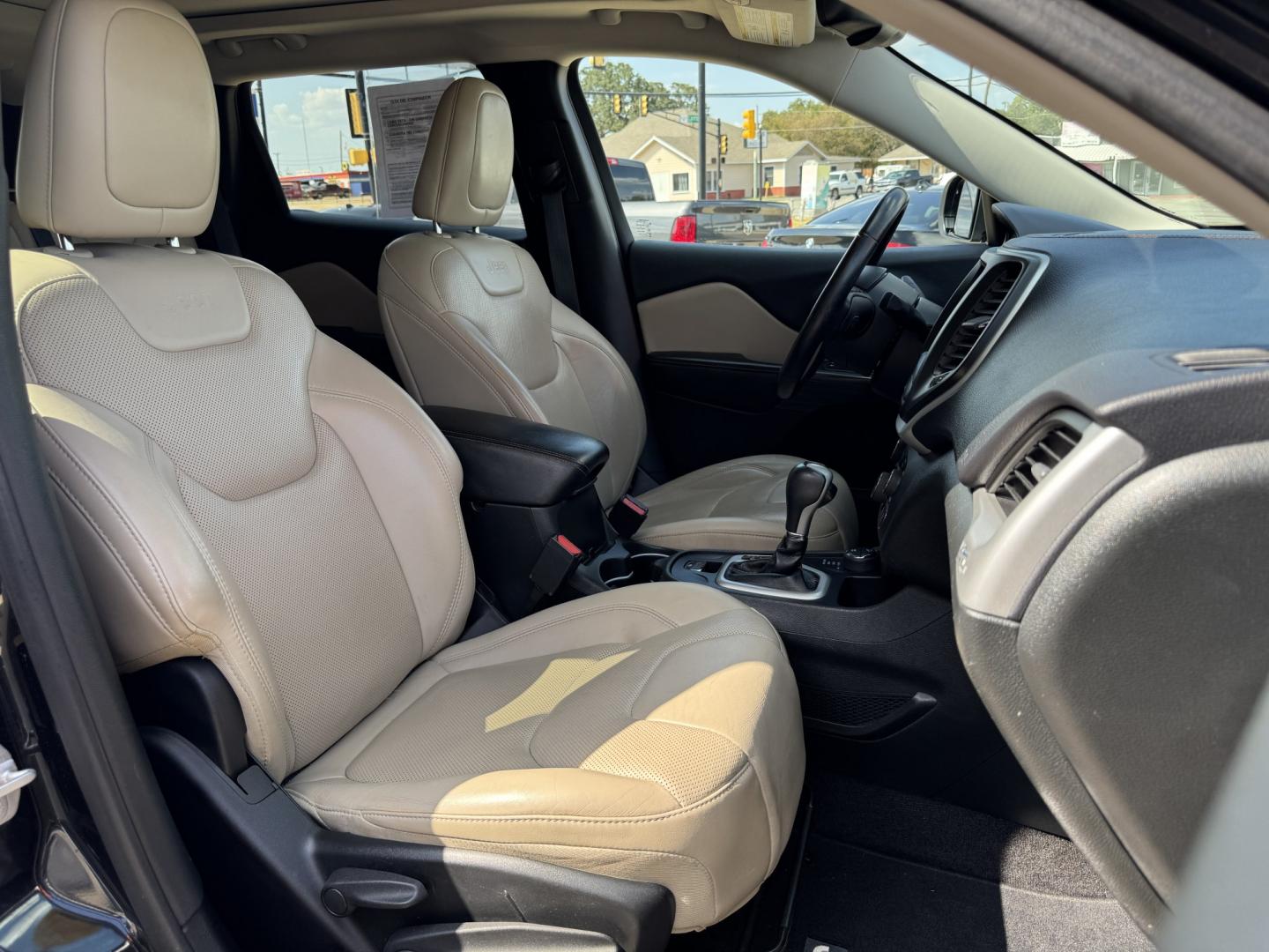 2015 BLACK JEEP CHEROKEE LIMITED (1C4PJMDS5FW) , located at 5900 E. Lancaster Ave., Fort Worth, TX, 76112, (817) 457-5456, 0.000000, 0.000000- Photo#17