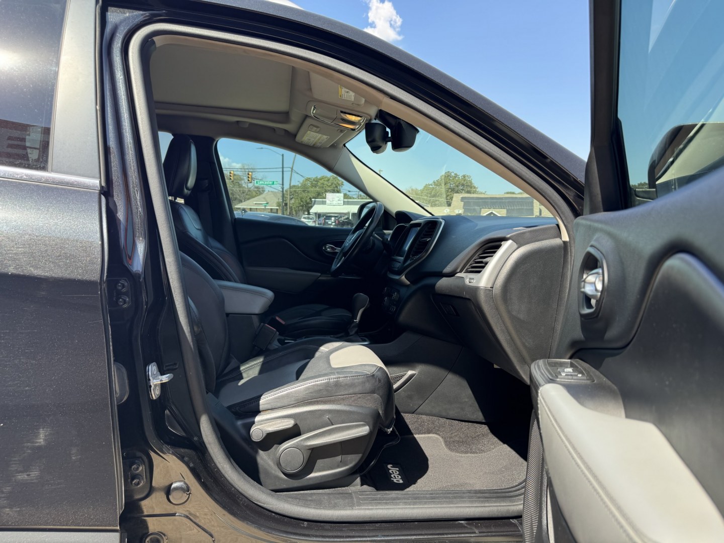2014 BLACK JEEP CHEROKEE LIMITED (1C4PJLDS5EW) , located at 5900 E. Lancaster Ave., Fort Worth, TX, 76112, (817) 457-5456, 0.000000, 0.000000- Photo#16
