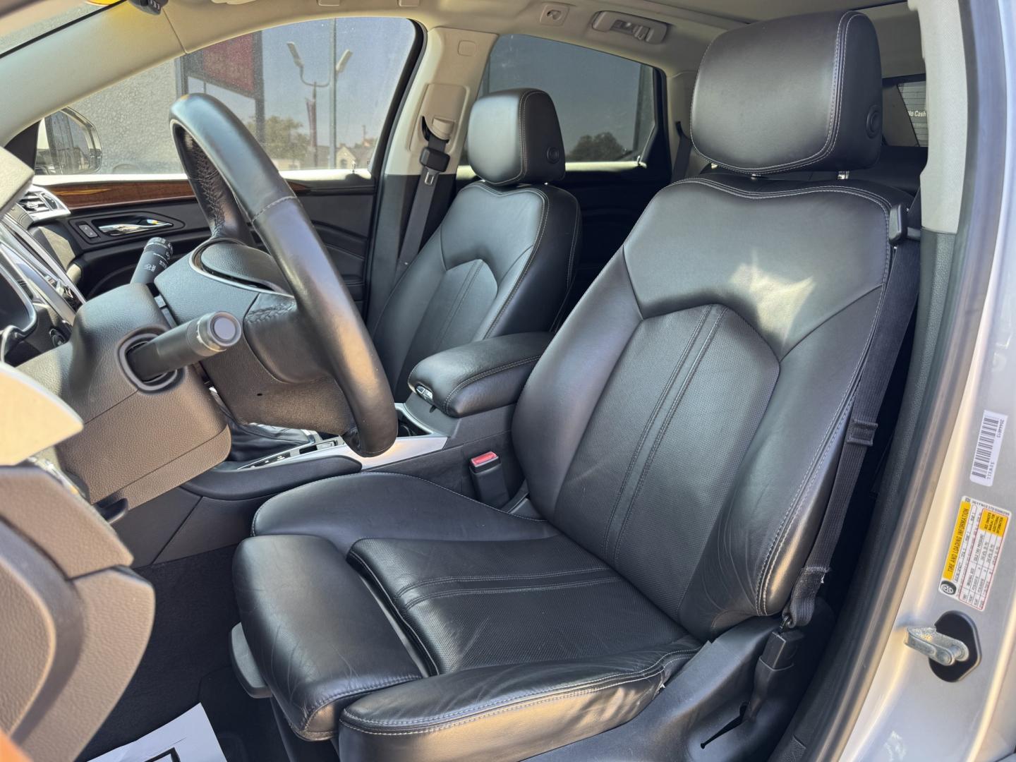 2013 SILVER CADILLAC SRX LUXURY (3GYFNCE37DS) , located at 5900 E. Lancaster Ave., Fort Worth, TX, 76112, (817) 457-5456, 0.000000, 0.000000- Photo#10