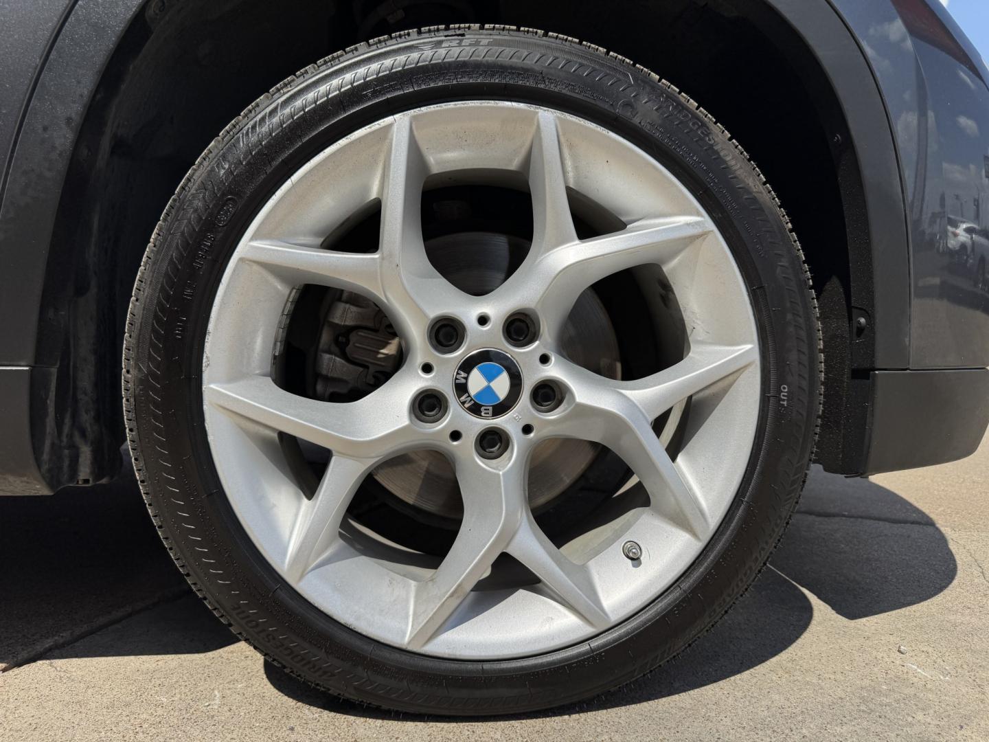 2014 GRAY BMW X1 XDRIVE28I (WBAVL1C5XEV) , located at 5900 E. Lancaster Ave., Fort Worth, TX, 76112, (817) 457-5456, 0.000000, 0.000000- Photo#30