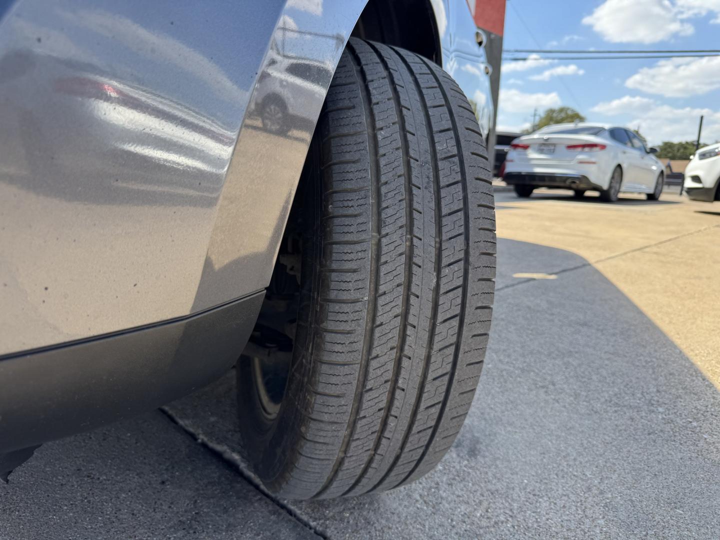 2015 GRAY HYUNDAI TUCSON LIMITED; SE (KM8JUCAG6FU) , located at 5900 E. Lancaster Ave., Fort Worth, TX, 76112, (817) 457-5456, 0.000000, 0.000000- Photo#23