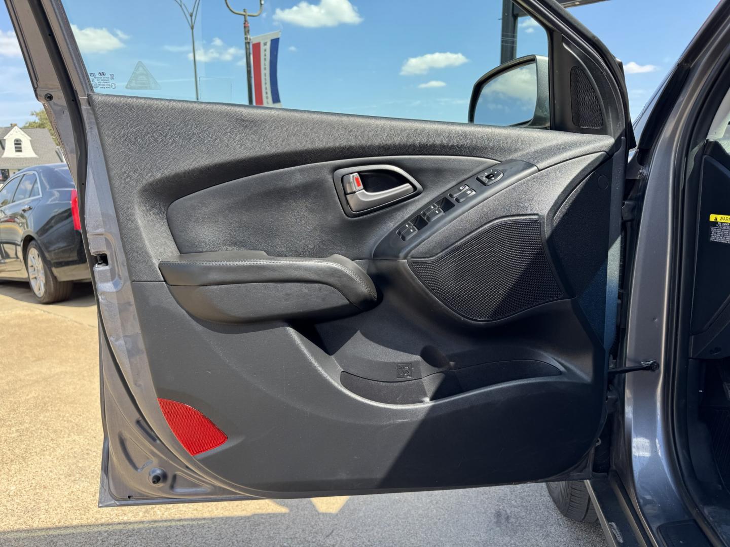 2015 GRAY HYUNDAI TUCSON LIMITED; SE (KM8JUCAG6FU) , located at 5900 E. Lancaster Ave., Fort Worth, TX, 76112, (817) 457-5456, 0.000000, 0.000000- Photo#7