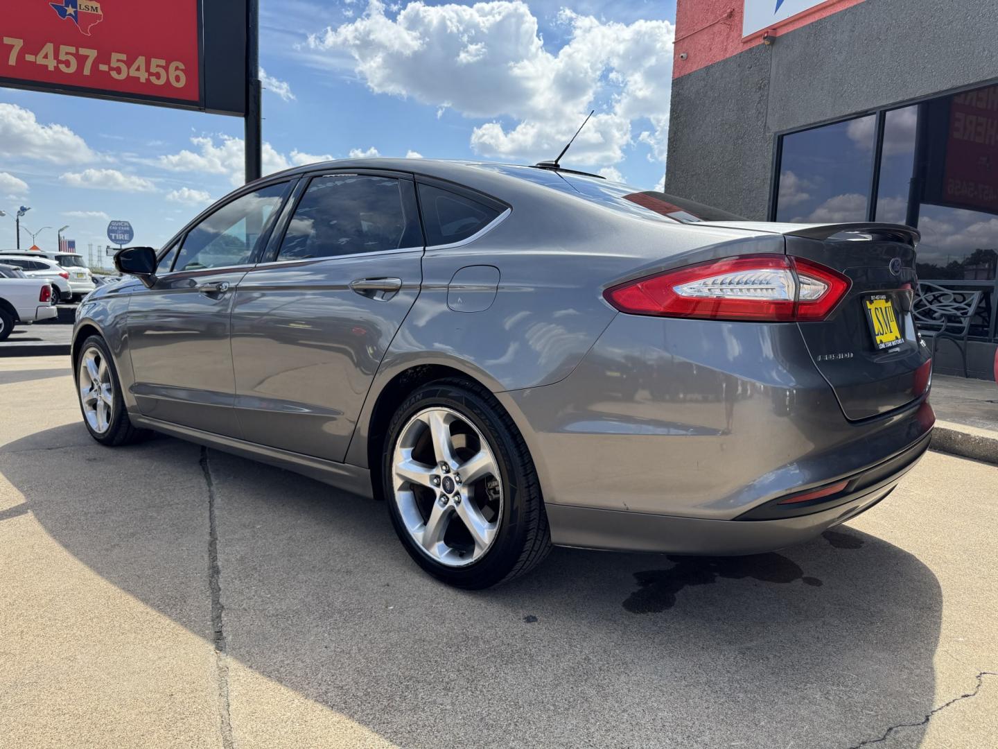 2014 GRAY FORD FUSION SE (3FA6P0HD7ER) , located at 5900 E. Lancaster Ave., Fort Worth, TX, 76112, (817) 457-5456, 0.000000, 0.000000- Photo#6