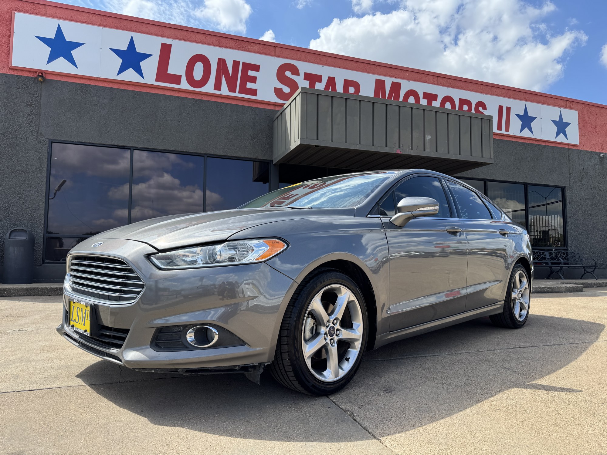 photo of 2014 FORD FUSION SE 