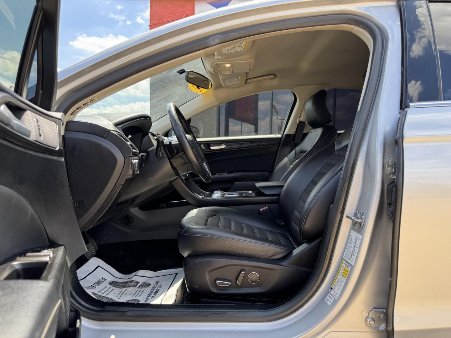 2018 SILVER FORD FUSION SE (3FA6P0H95JR) , located at 5900 E. Lancaster Ave., Fort Worth, TX, 76112, (817) 457-5456, 0.000000, 0.000000- Photo#8
