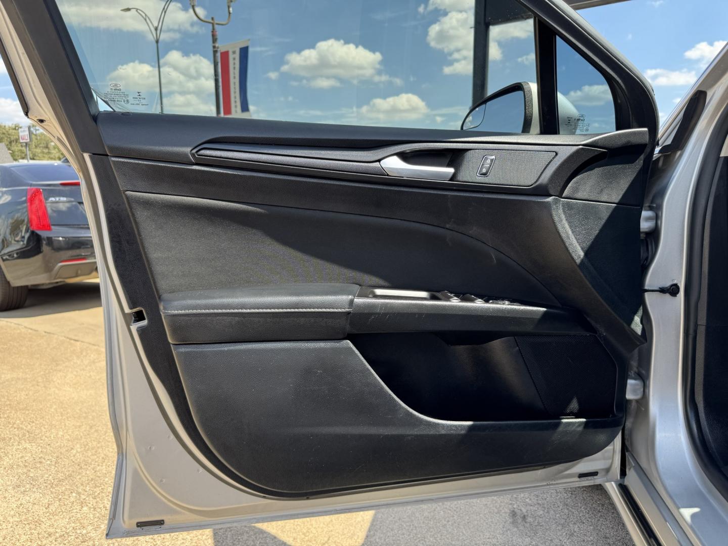 2018 SILVER FORD FUSION SE (3FA6P0H95JR) , located at 5900 E. Lancaster Ave., Fort Worth, TX, 76112, (817) 457-5456, 0.000000, 0.000000- Photo#7