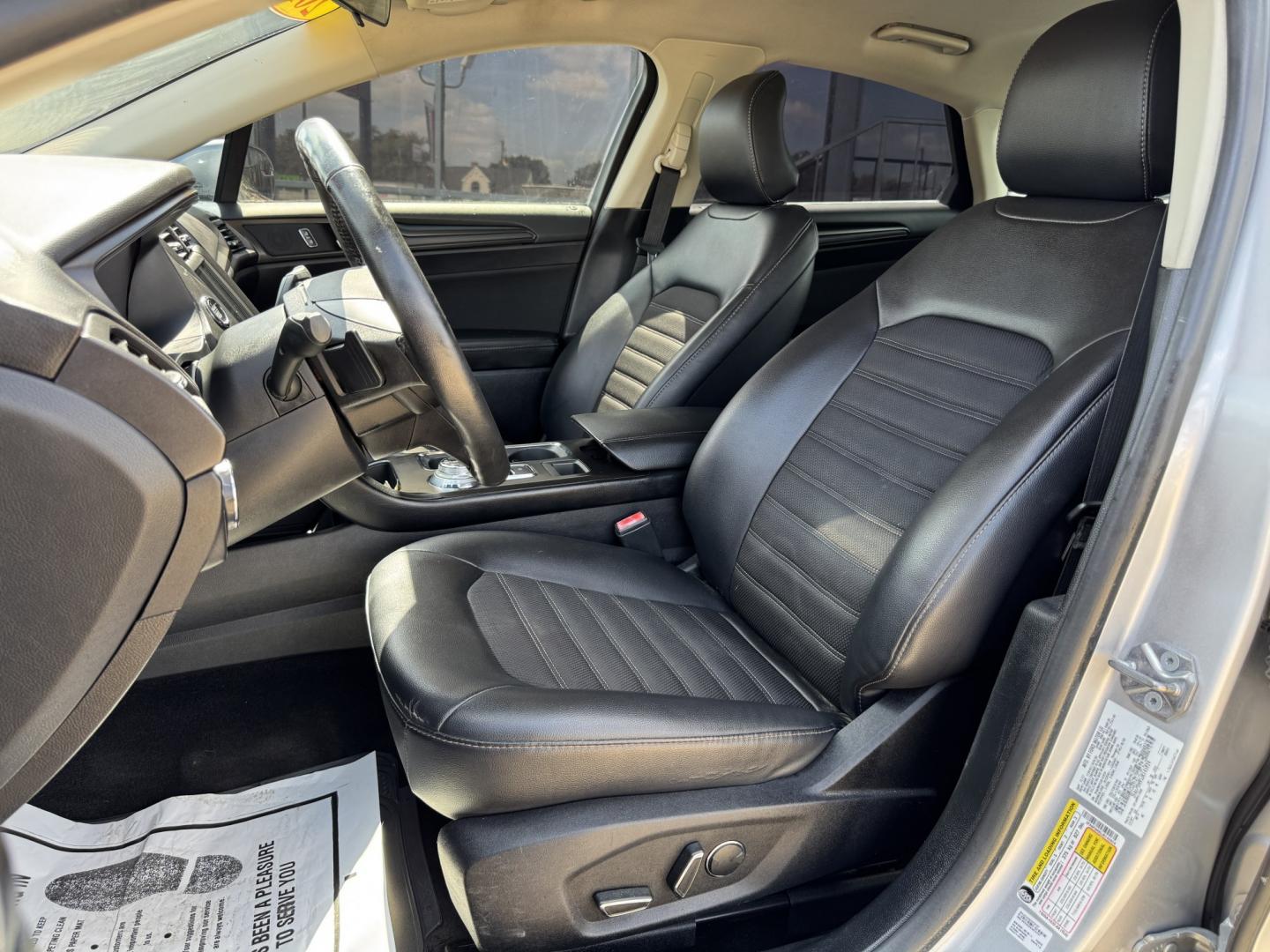 2018 SILVER FORD FUSION SE (3FA6P0H95JR) , located at 5900 E. Lancaster Ave., Fort Worth, TX, 76112, (817) 457-5456, 0.000000, 0.000000- Photo#10