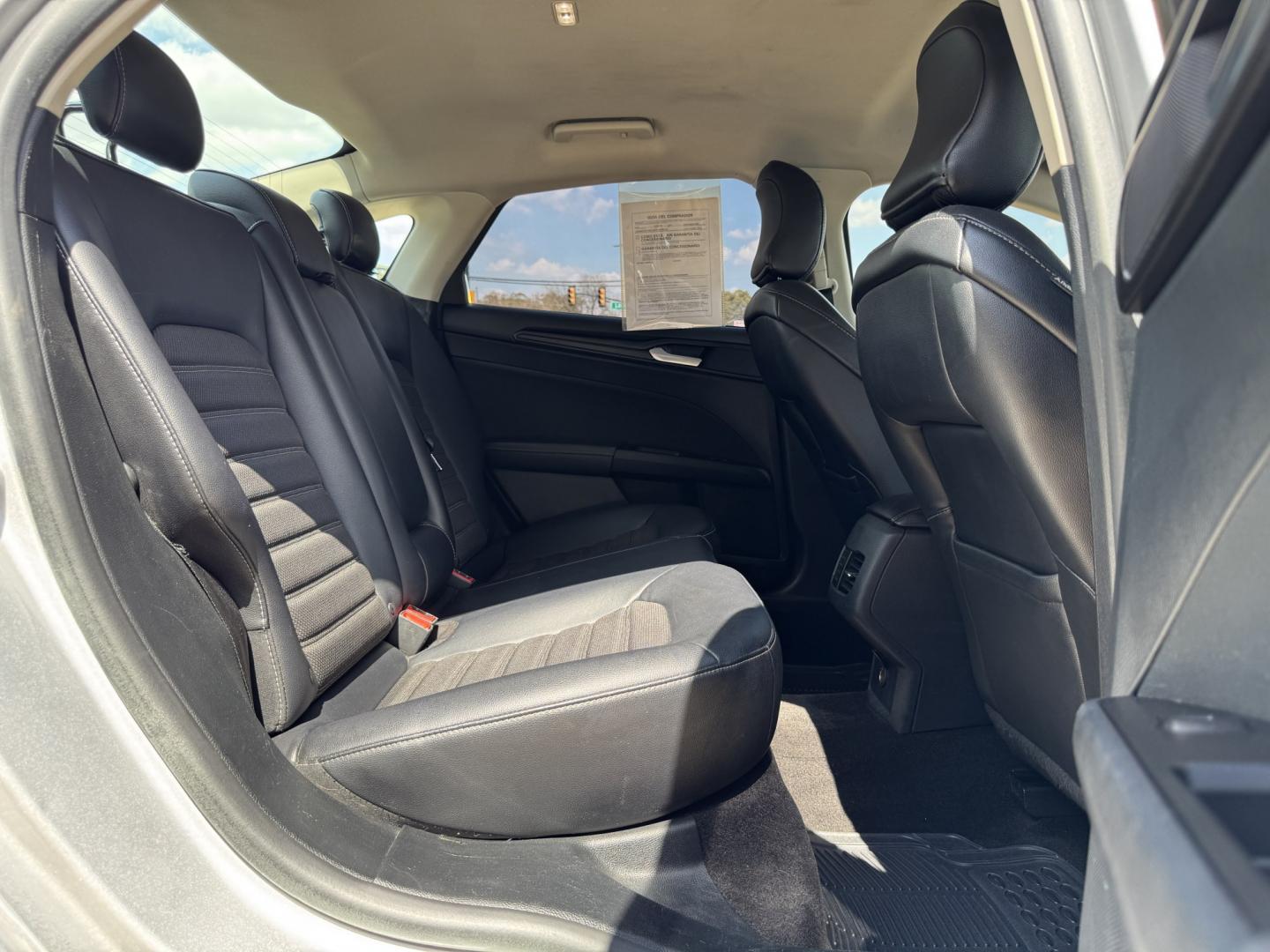 2018 SILVER FORD FUSION SE (3FA6P0H95JR) , located at 5900 E. Lancaster Ave., Fort Worth, TX, 76112, (817) 457-5456, 0.000000, 0.000000- Photo#14