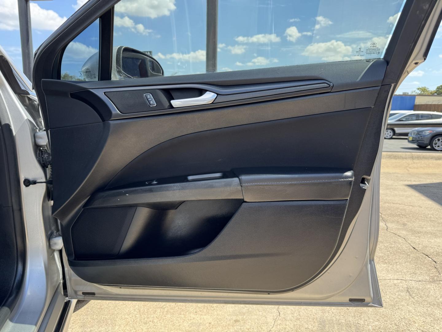 2018 SILVER FORD FUSION SE (3FA6P0H95JR) , located at 5900 E. Lancaster Ave., Fort Worth, TX, 76112, (817) 457-5456, 0.000000, 0.000000- Photo#15