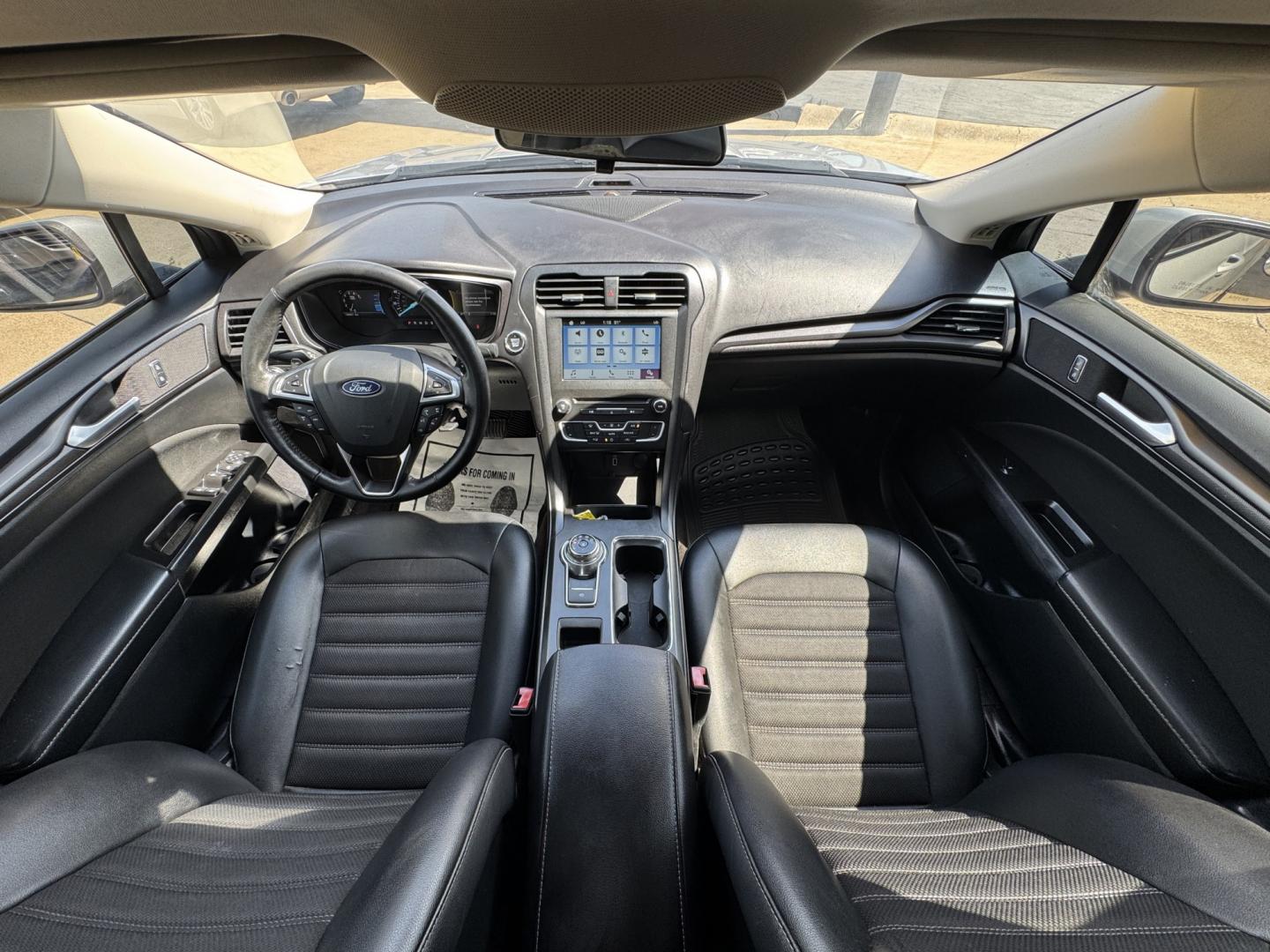2018 SILVER FORD FUSION SE (3FA6P0H95JR) , located at 5900 E. Lancaster Ave., Fort Worth, TX, 76112, (817) 457-5456, 0.000000, 0.000000- Photo#18