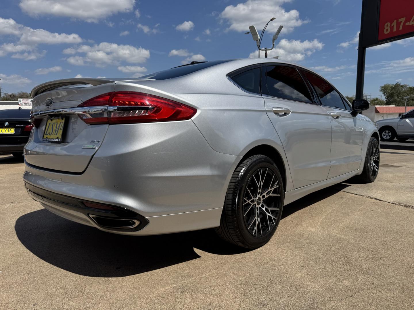 2018 SILVER FORD FUSION SE (3FA6P0H95JR) , located at 5900 E. Lancaster Ave., Fort Worth, TX, 76112, (817) 457-5456, 0.000000, 0.000000- Photo#3